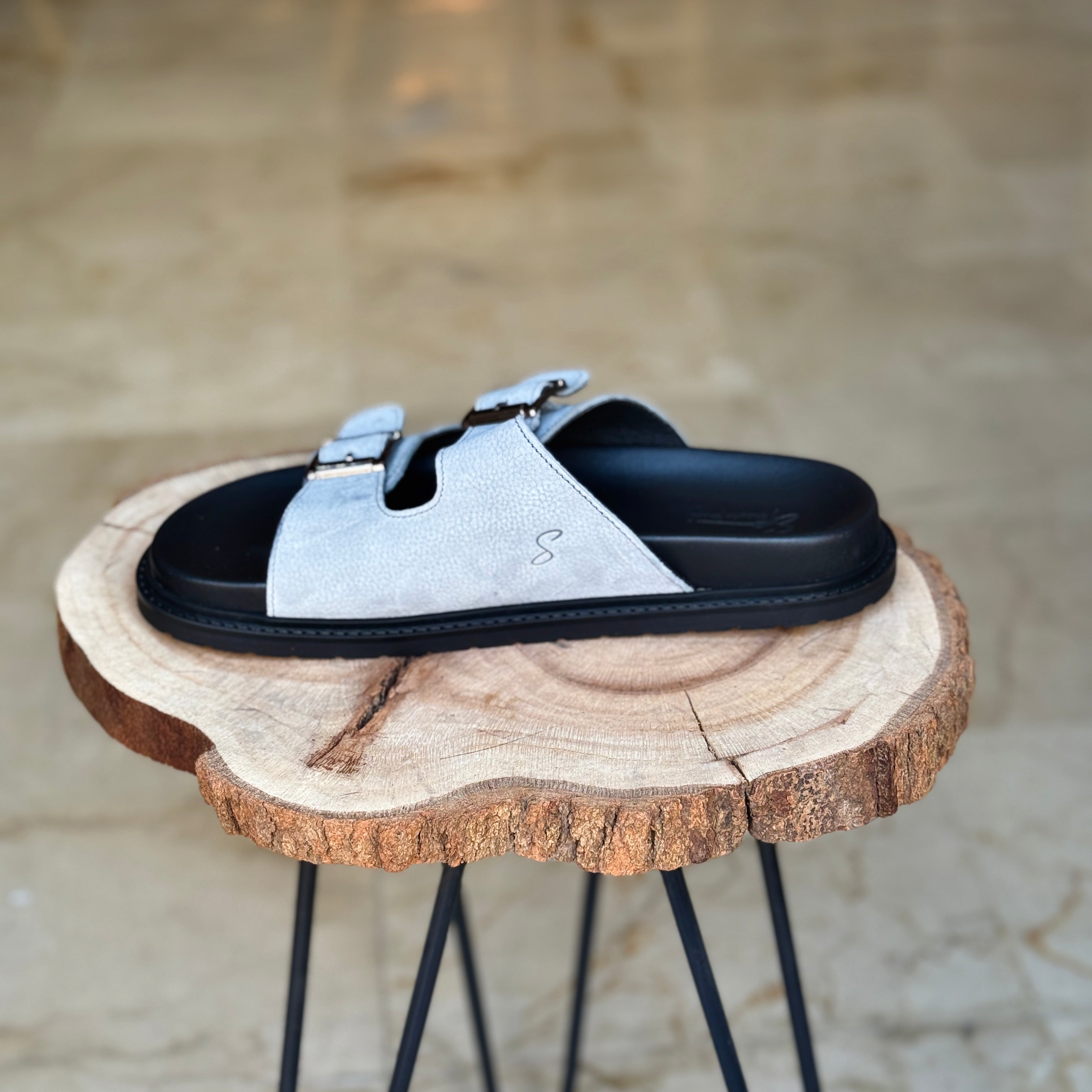 SANDALE EN CUIR CASTELO 204 GRIS