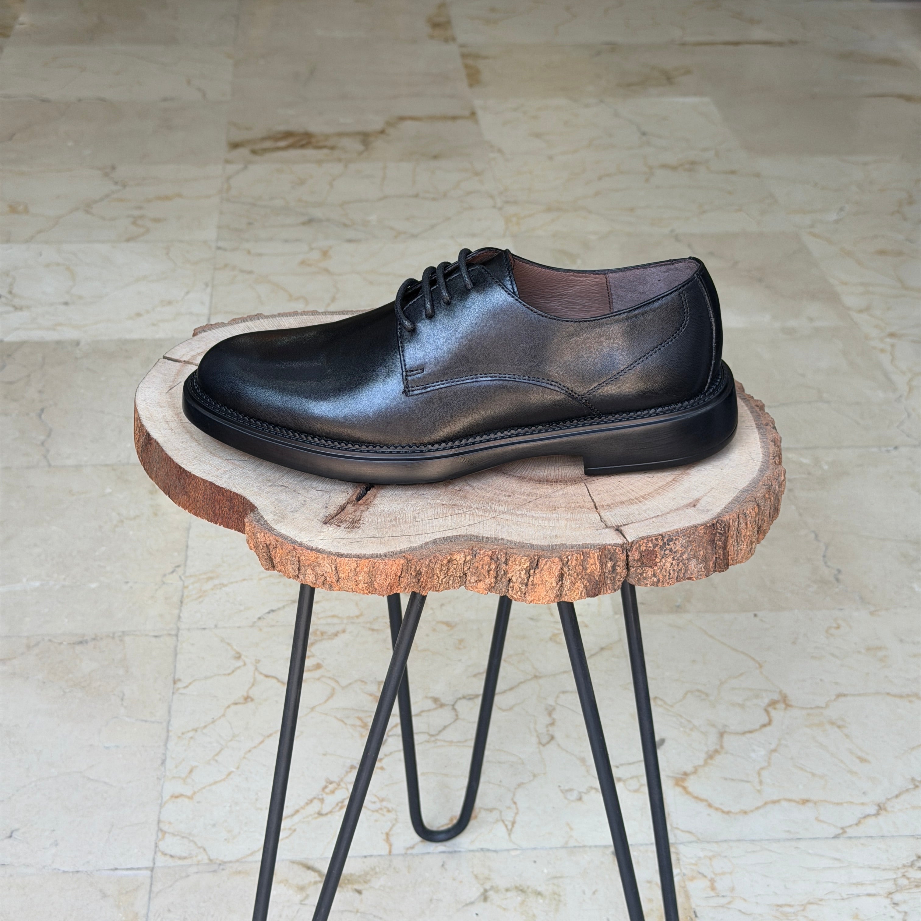 CHAUSSURES EN CUIR VÈRITABLES 042 noir