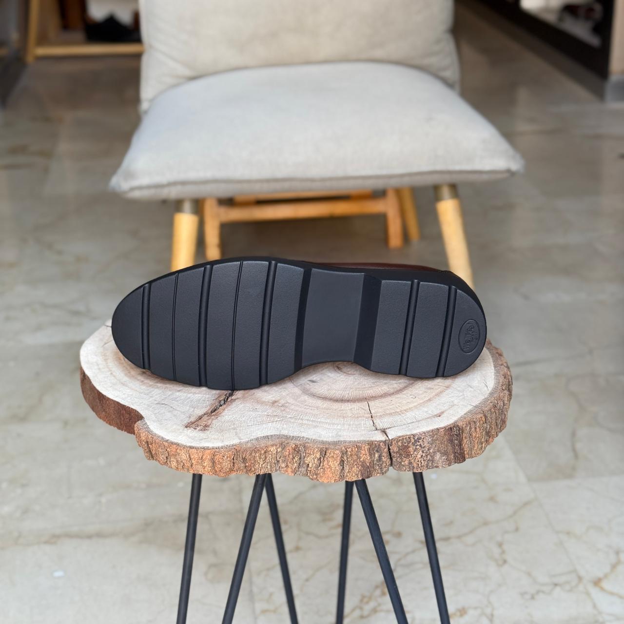 CHAUSSURES EN CUIR VÈRITABLES 109 MARRON