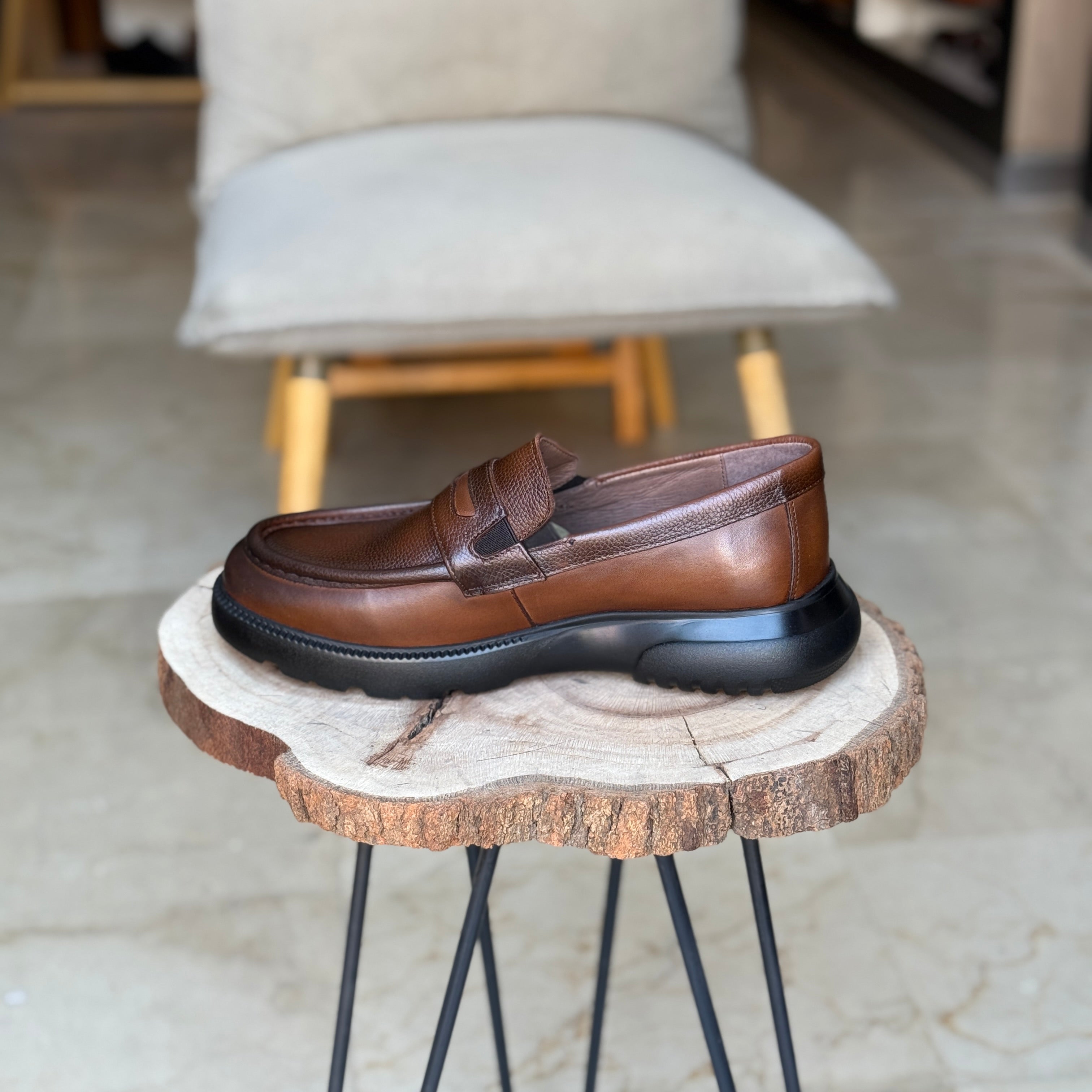 CHAUSSURES EN CUIR VÈRITABLES 437 TABA