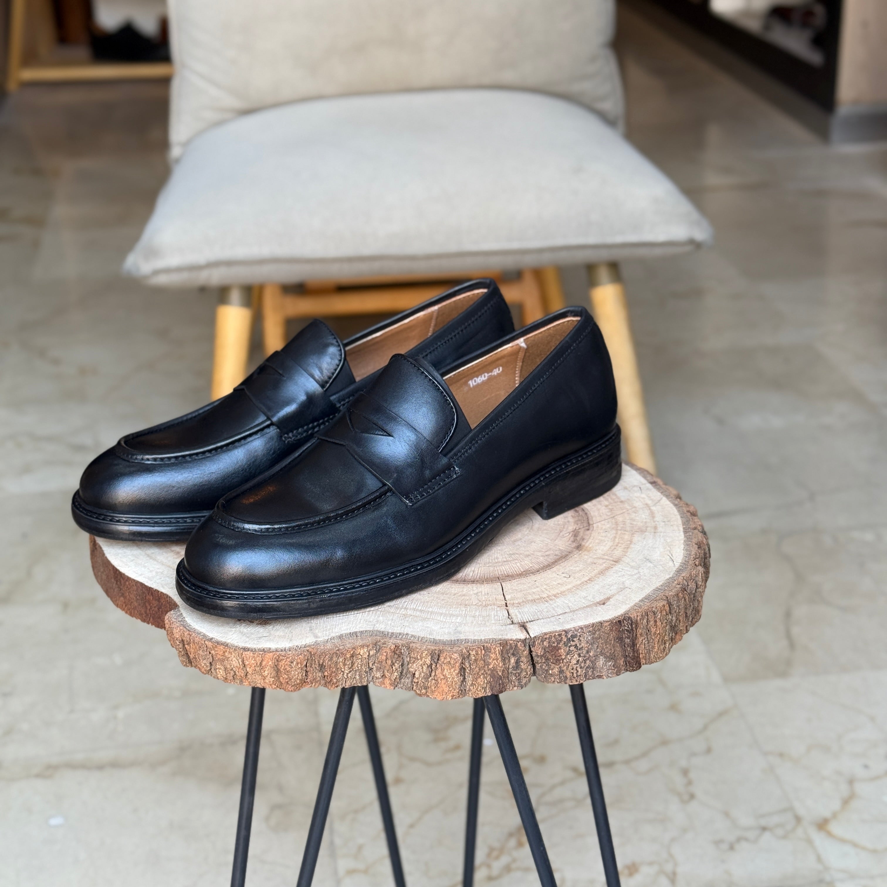 CHAUSSURES EN CUIR VÈRITABLES REF: IT1060 NOIR