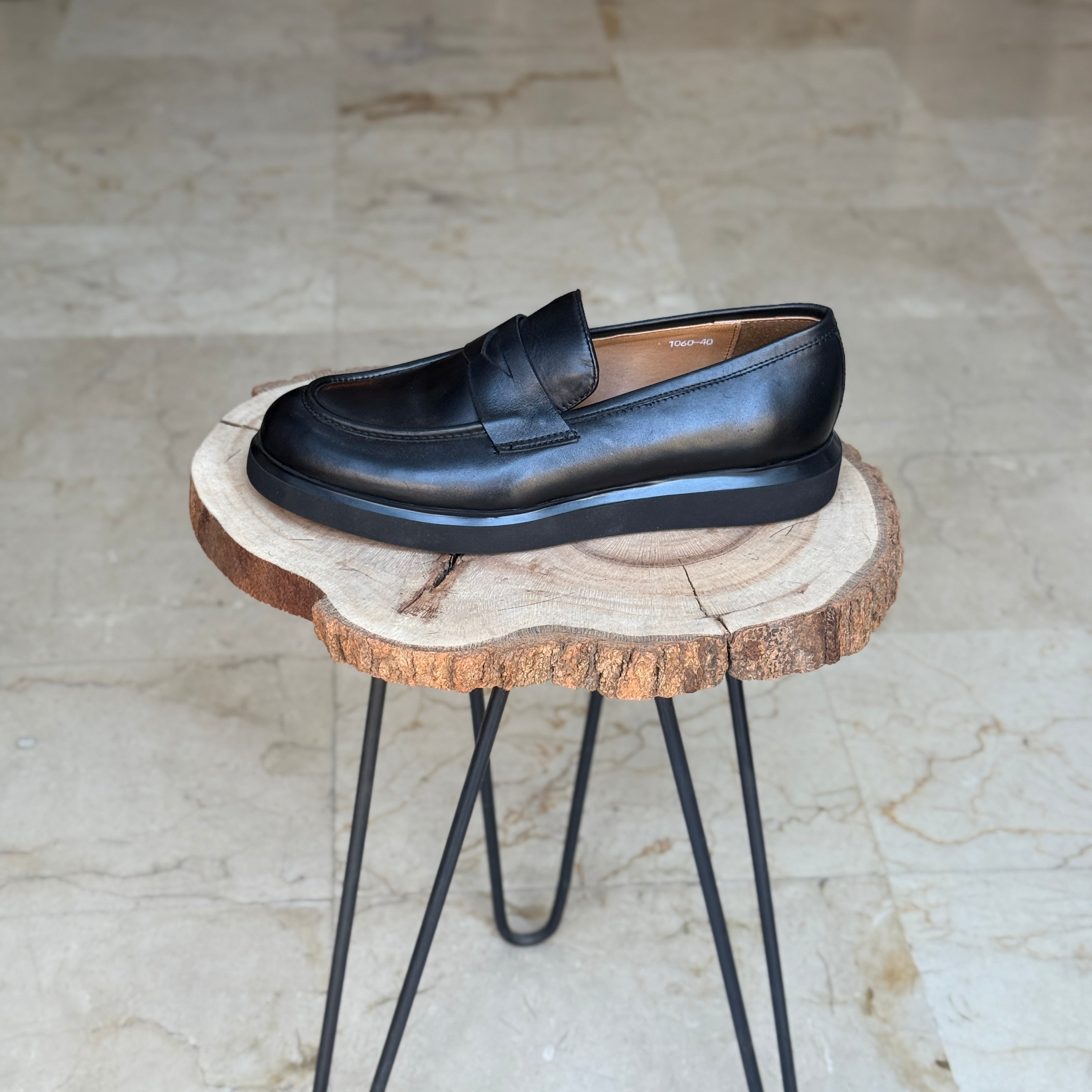 CHAUSSURES EN CUIR VÈRITABLES DouxPas 1060 NOIR