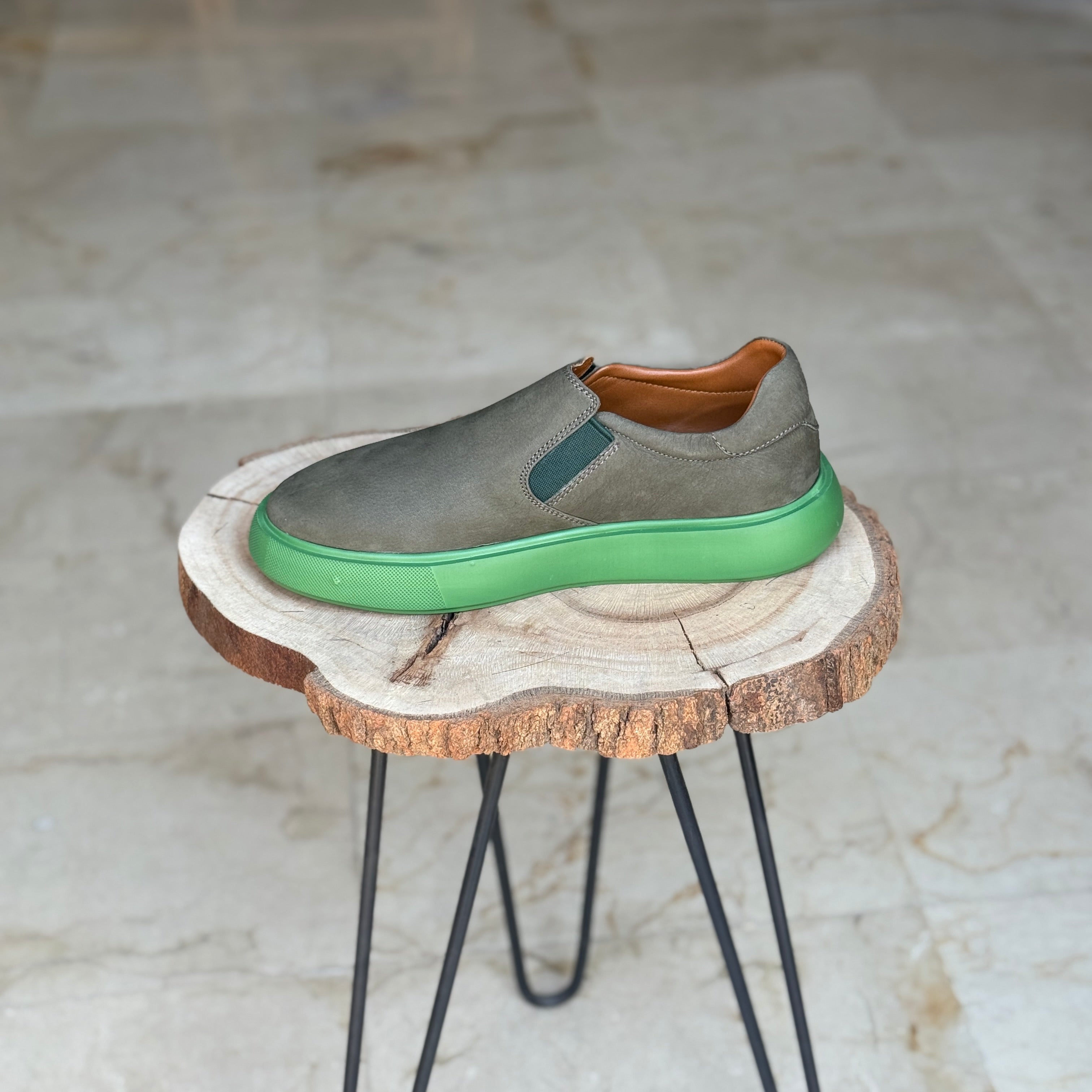 BASKET EN CUIR 816 VERT NUBUCK