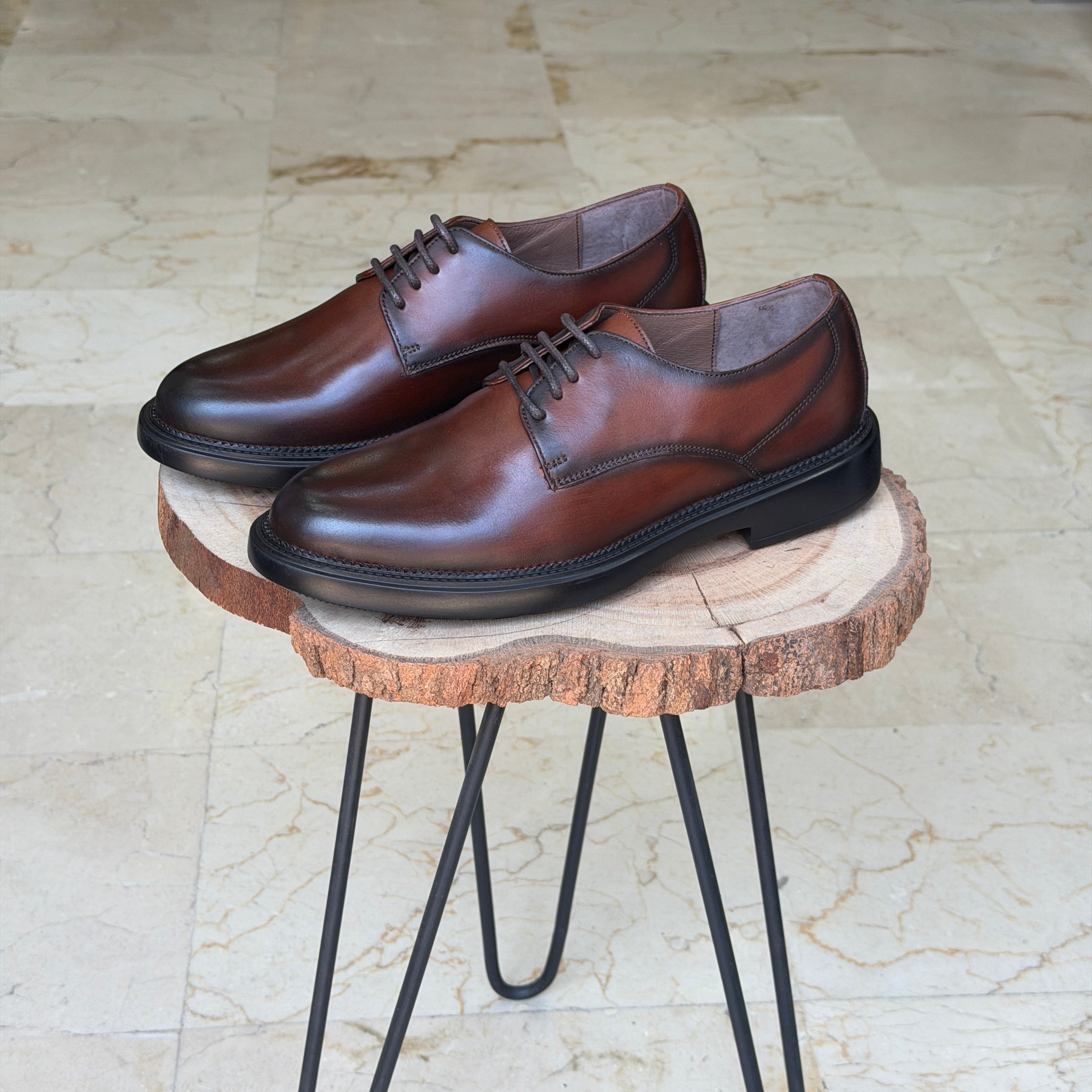 CHAUSSURES EN CUIR VÈRITABLES 467 taba