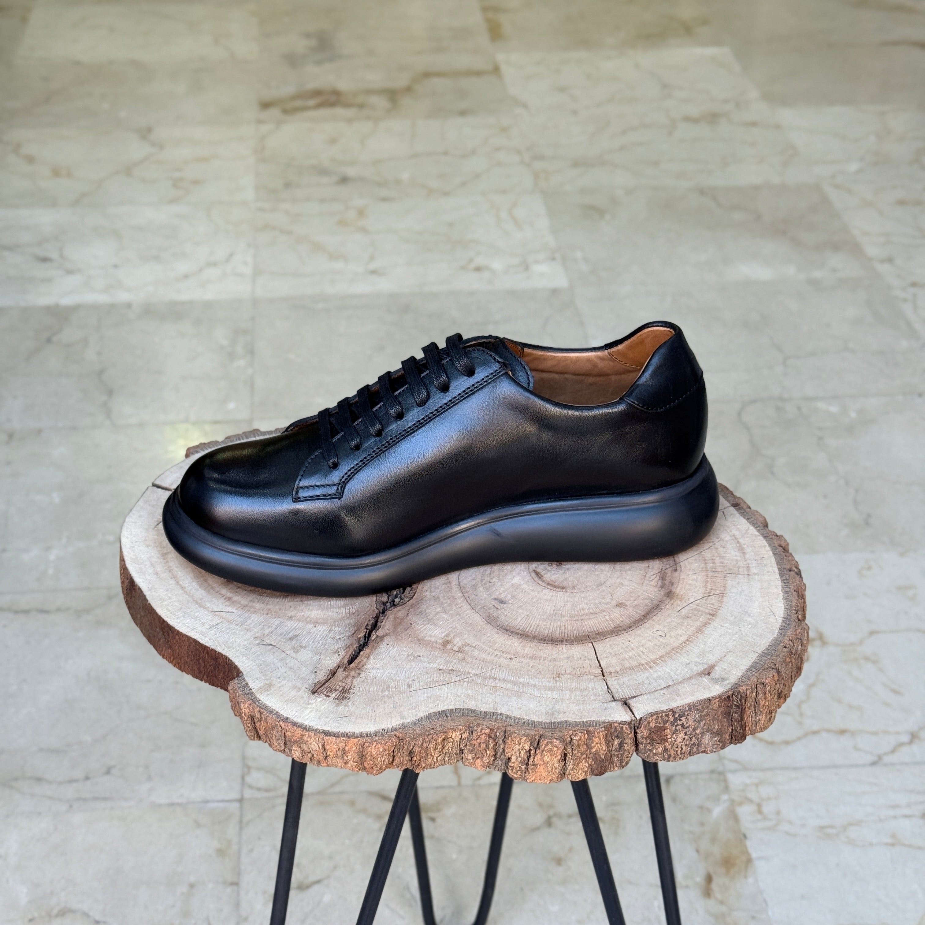 BASKET EN CUIR 704 NOIR / N