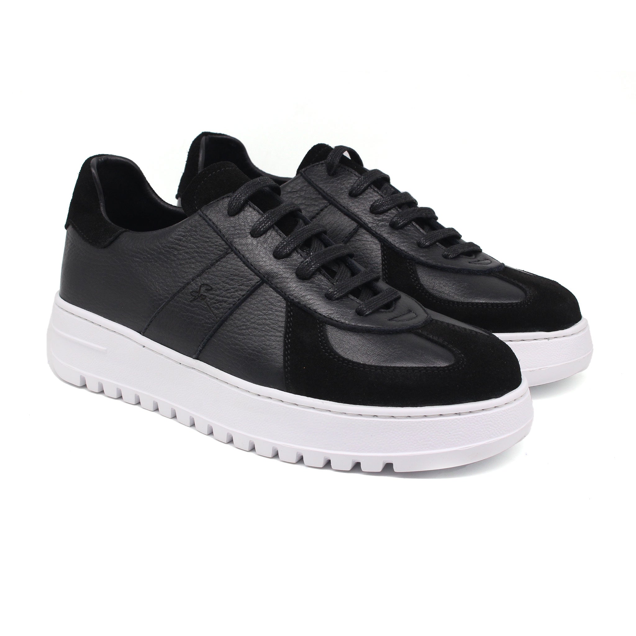 REF: 765 BASKET EN CUIR NOIR