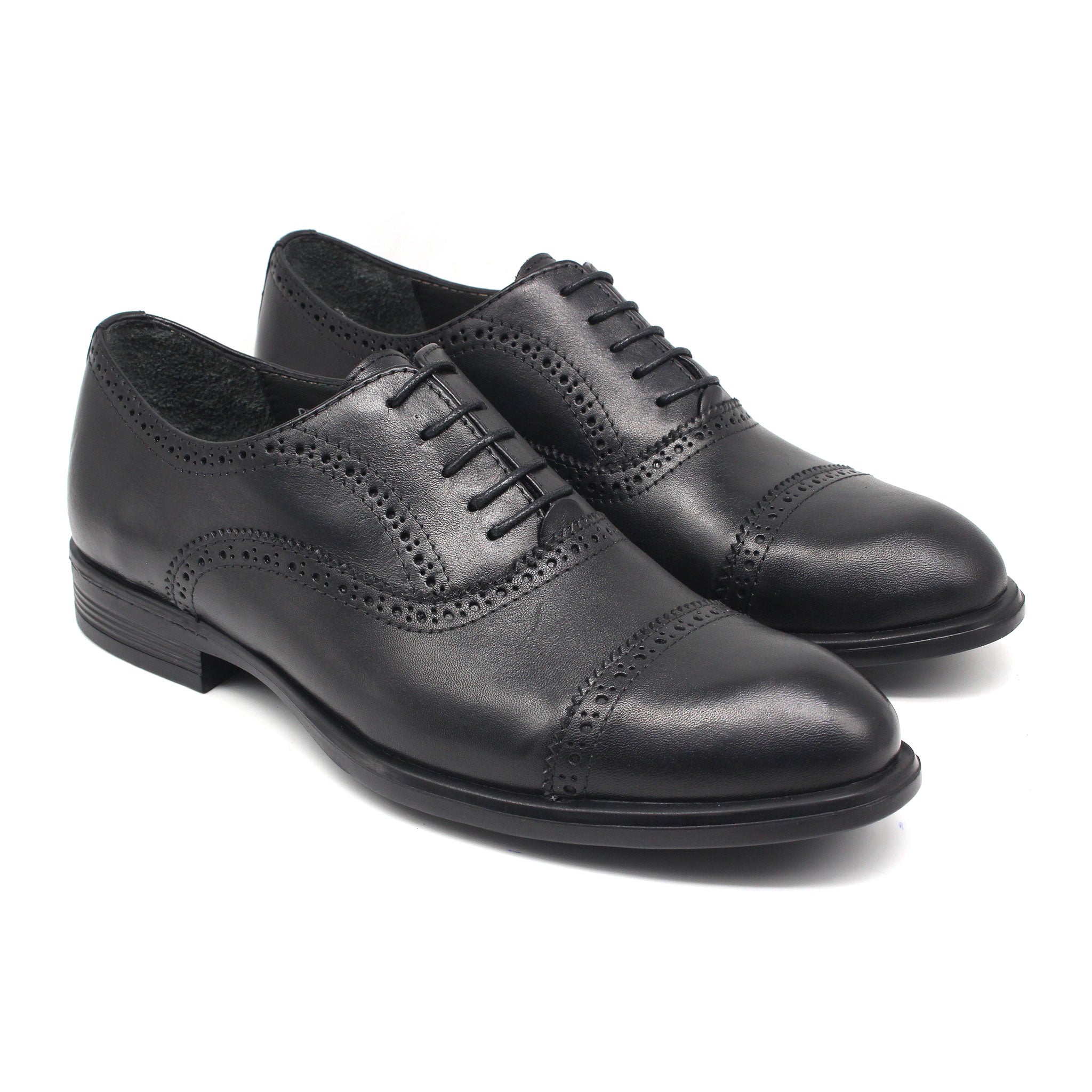 REF: 070 CHAUSSURE CLASSE EN CUIR NOIR