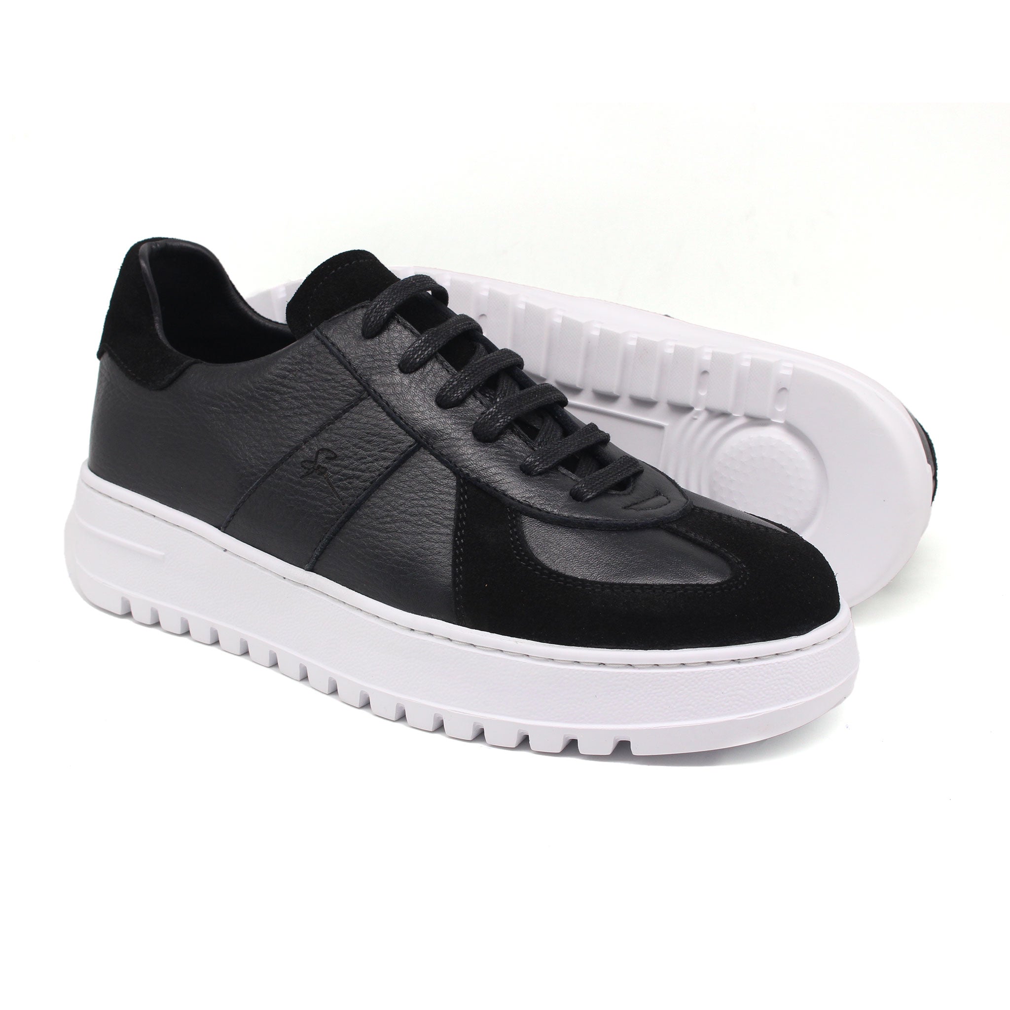 REF: 765 BASKET EN CUIR NOIR