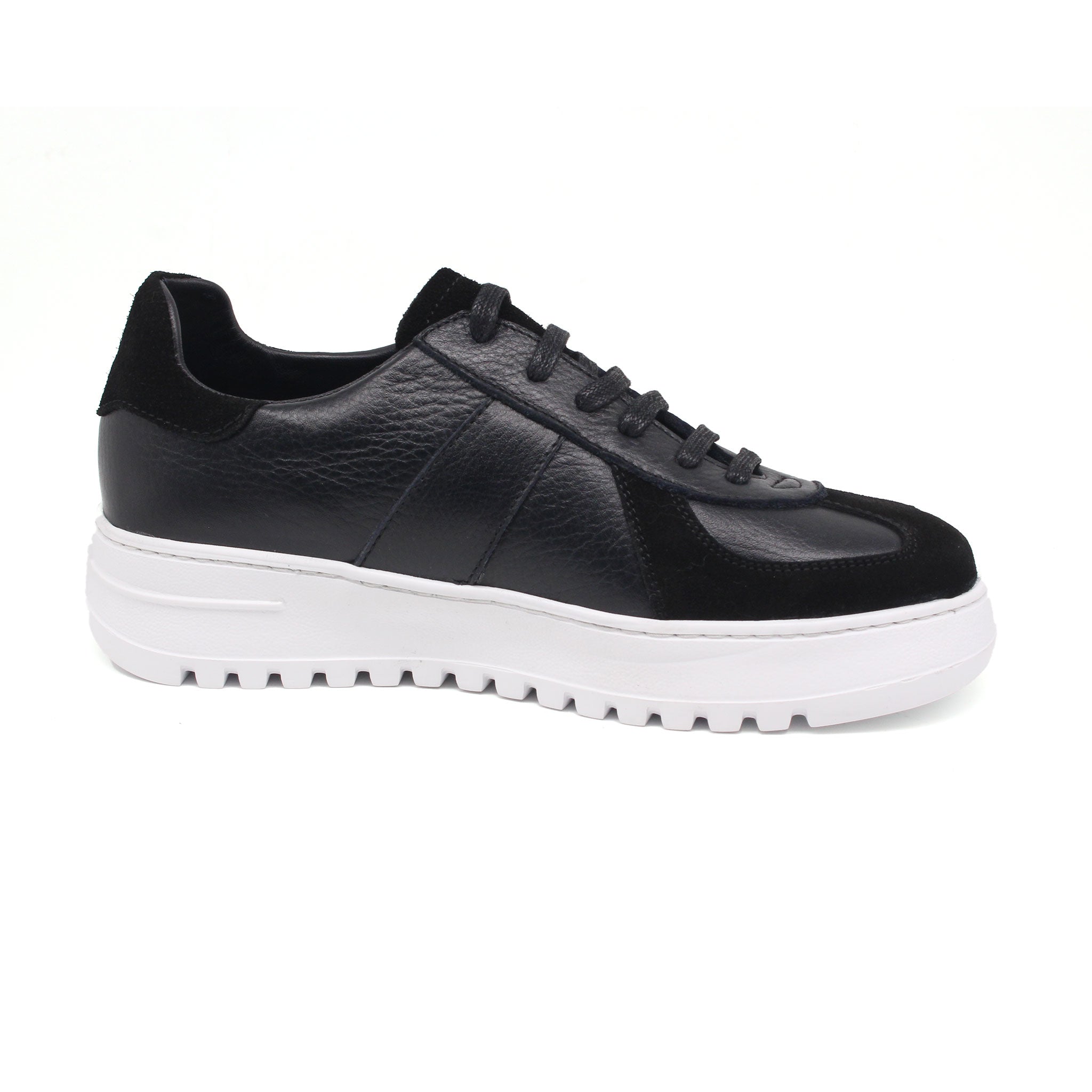 REF: 765 BASKET EN CUIR NOIR