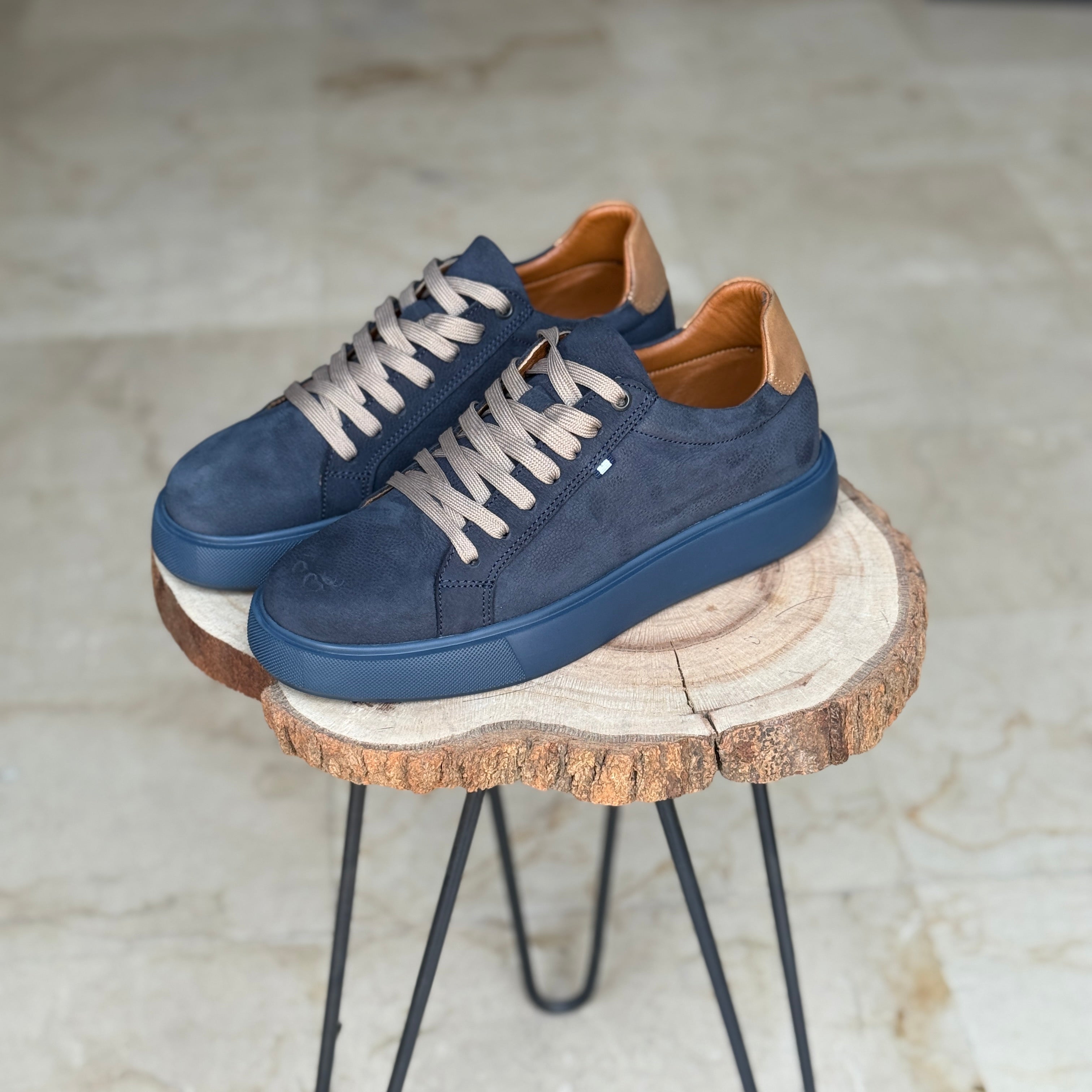 BASKET EN CUIR 528 BLEU NUBUCK
