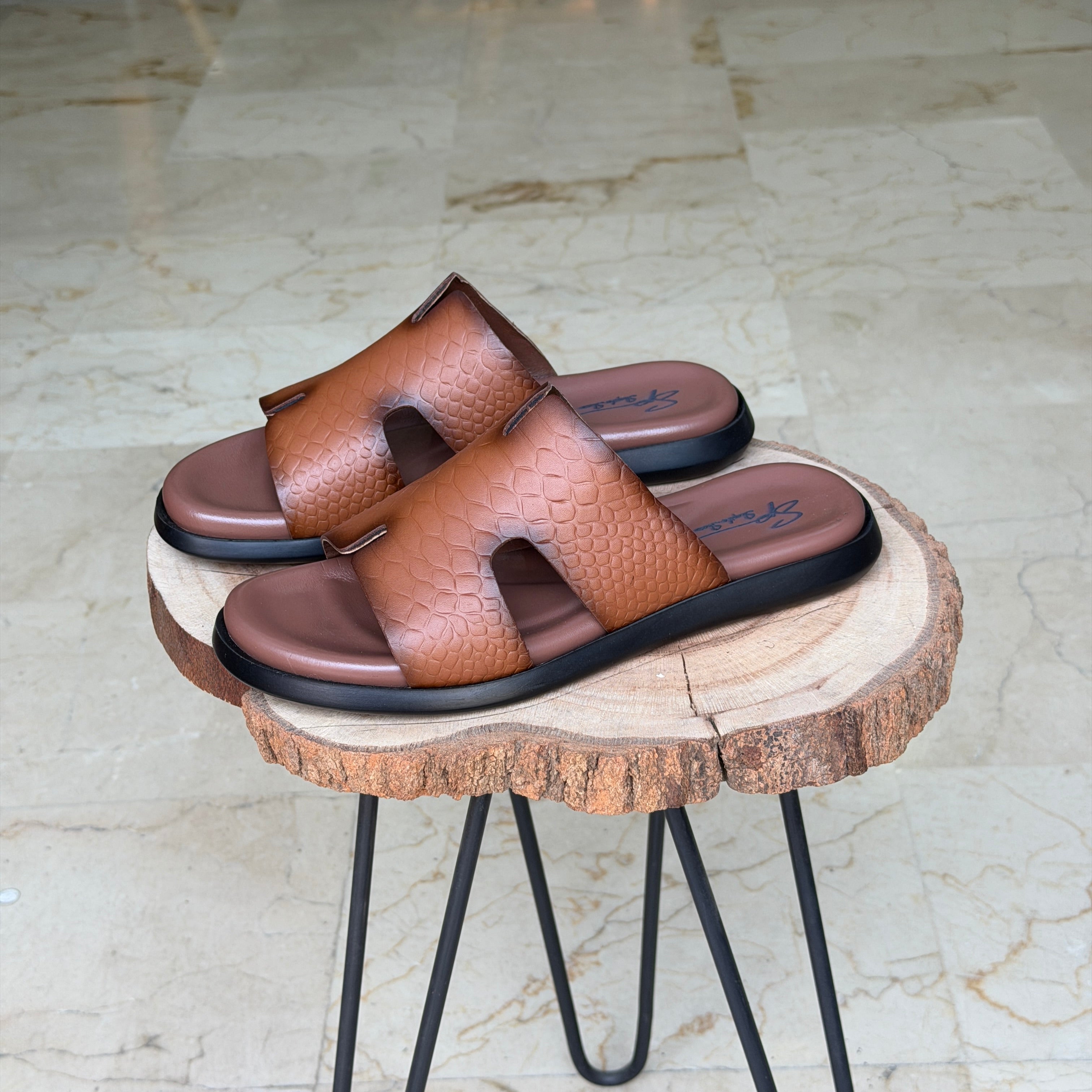 Sendale En Cuir Signateur 01  TABA 1012 CROCO
