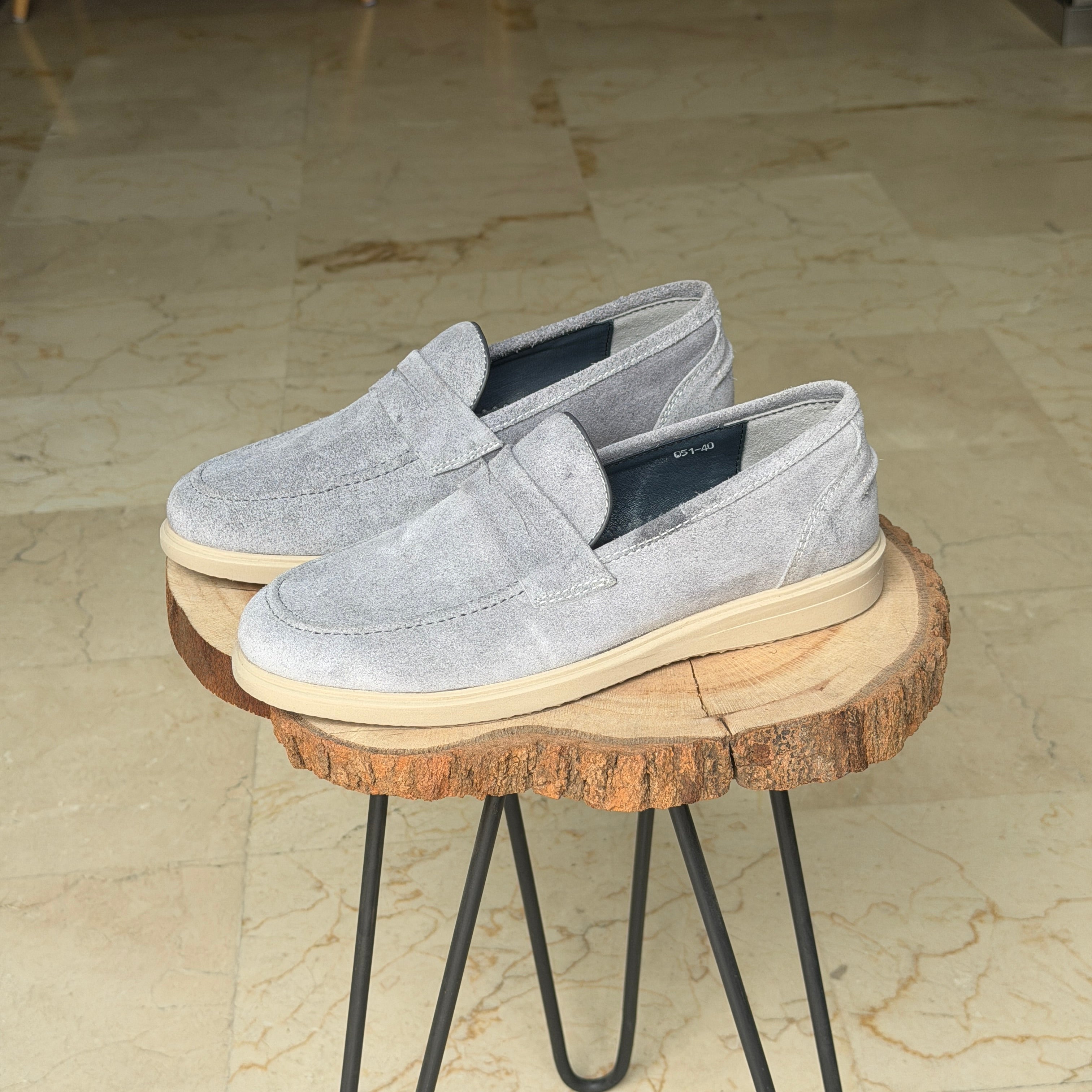 MOCASSIN EN DAIM BERLIN 051 GRIS - Shopilo Shoes