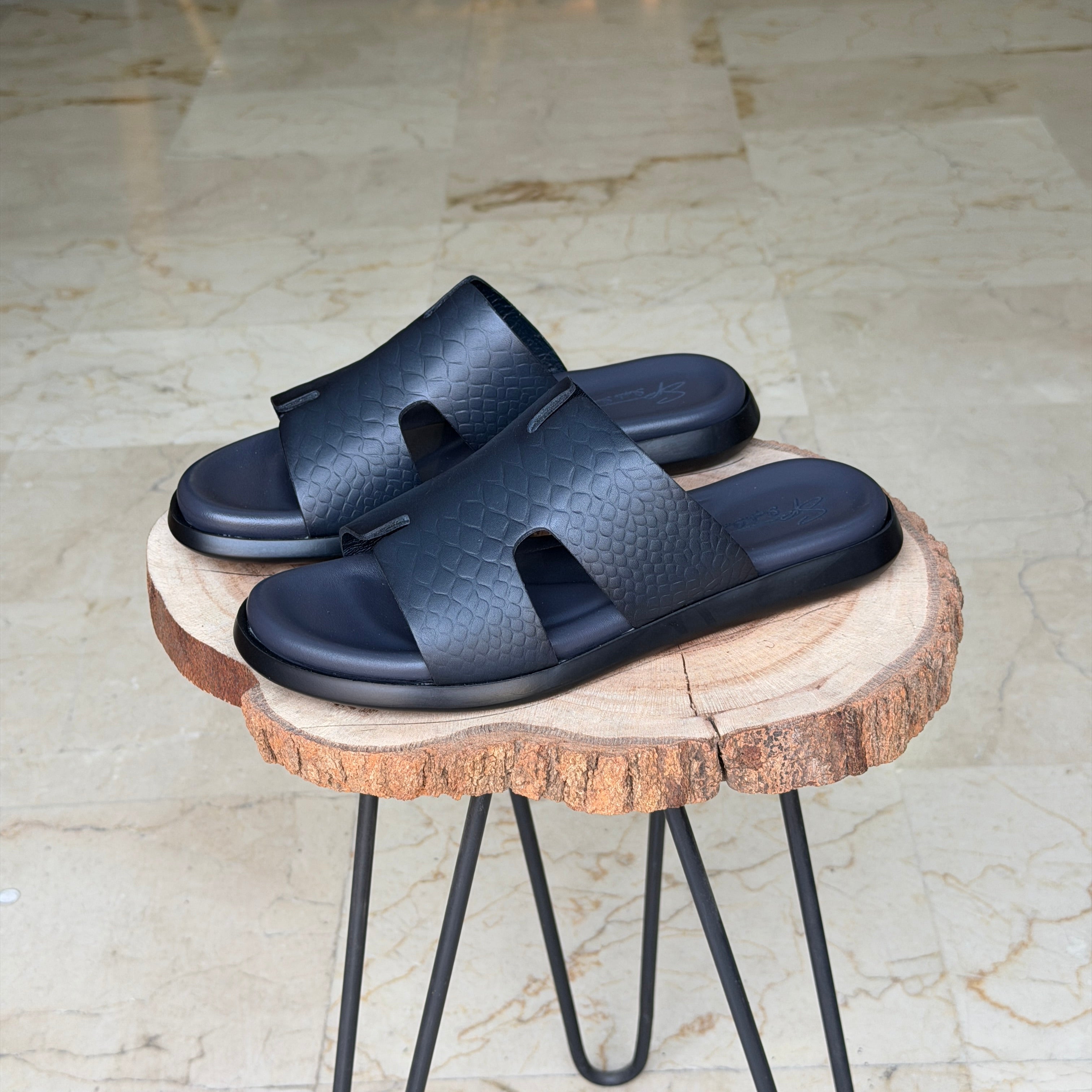 Sendale En Cuir Signateur 01  BLEU 1012 CROCO