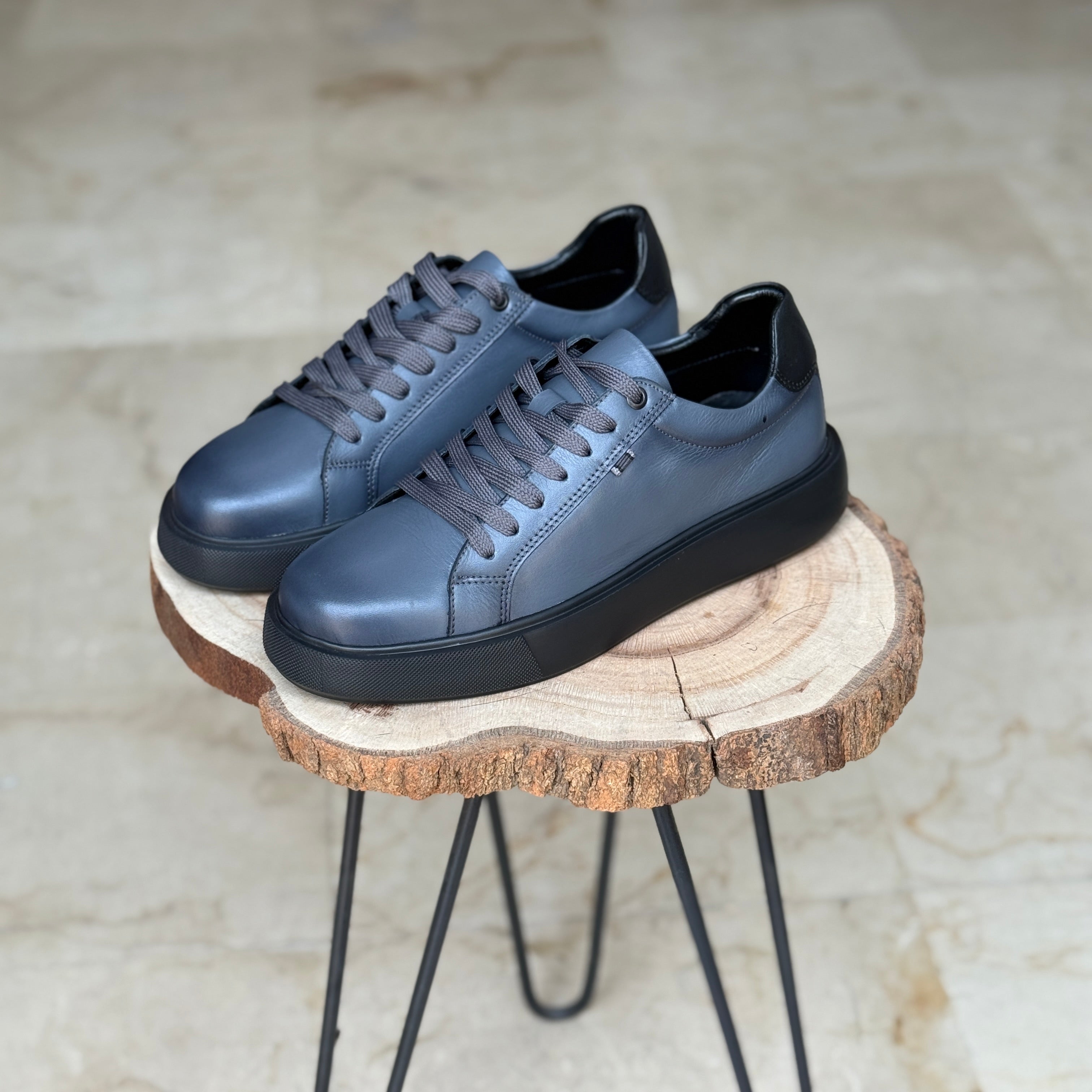 BASKET EN CUIR 528 GRIS CUIR