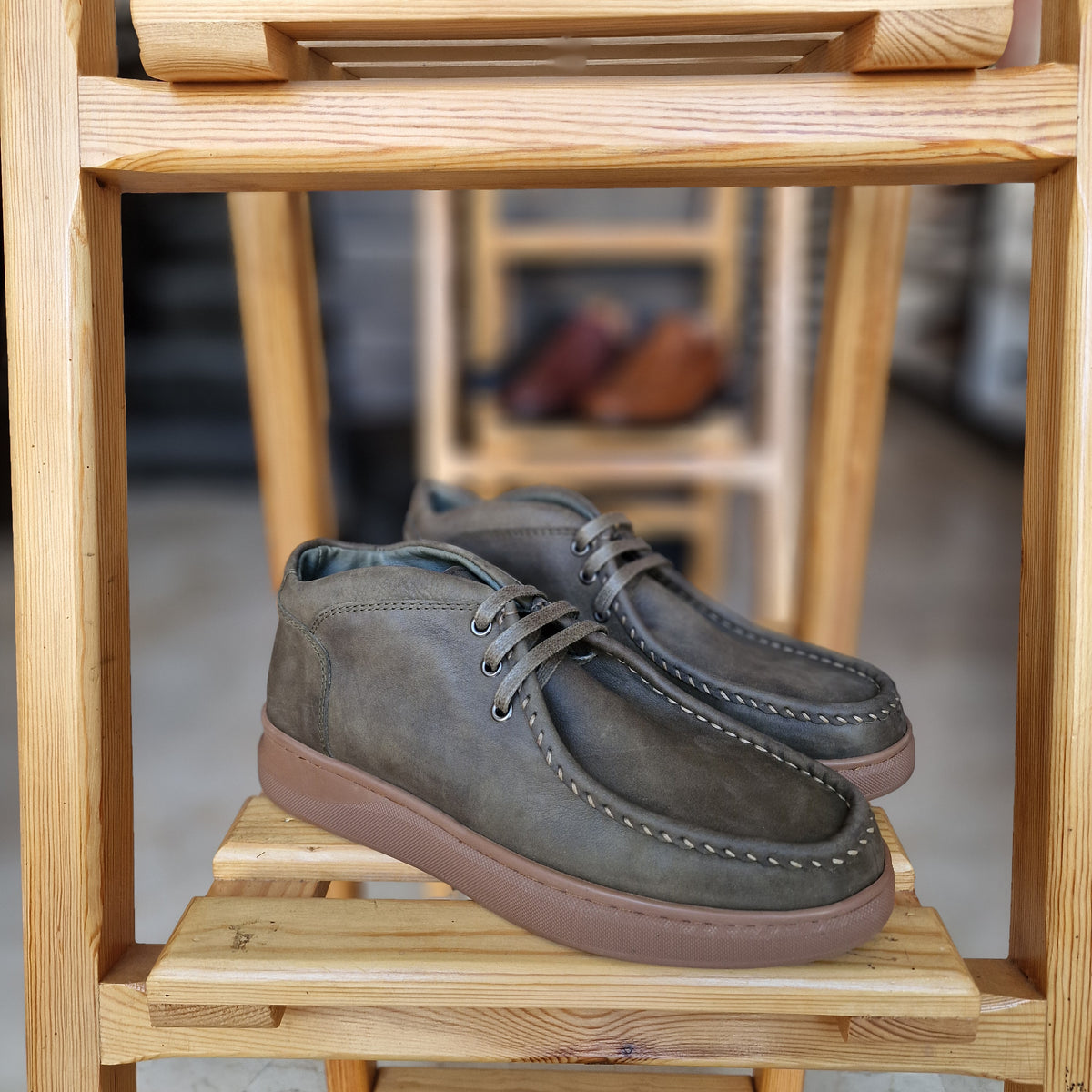 REF: 4001 BOTTINE EN CUIR NUBUCK VERT - Shopilo Shoes