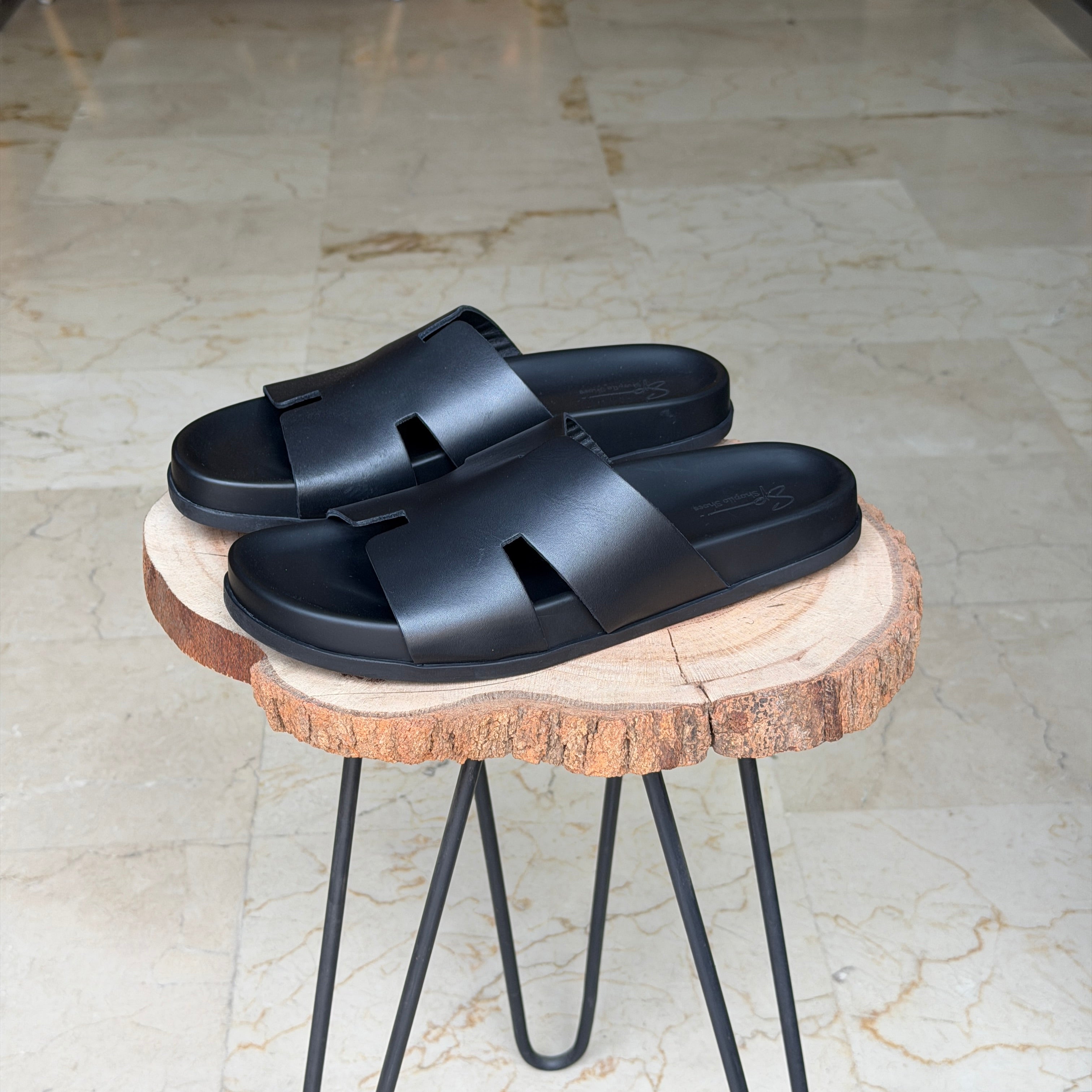 SANDALE EN CUIR Terra-Cuir 1978  NOIR
