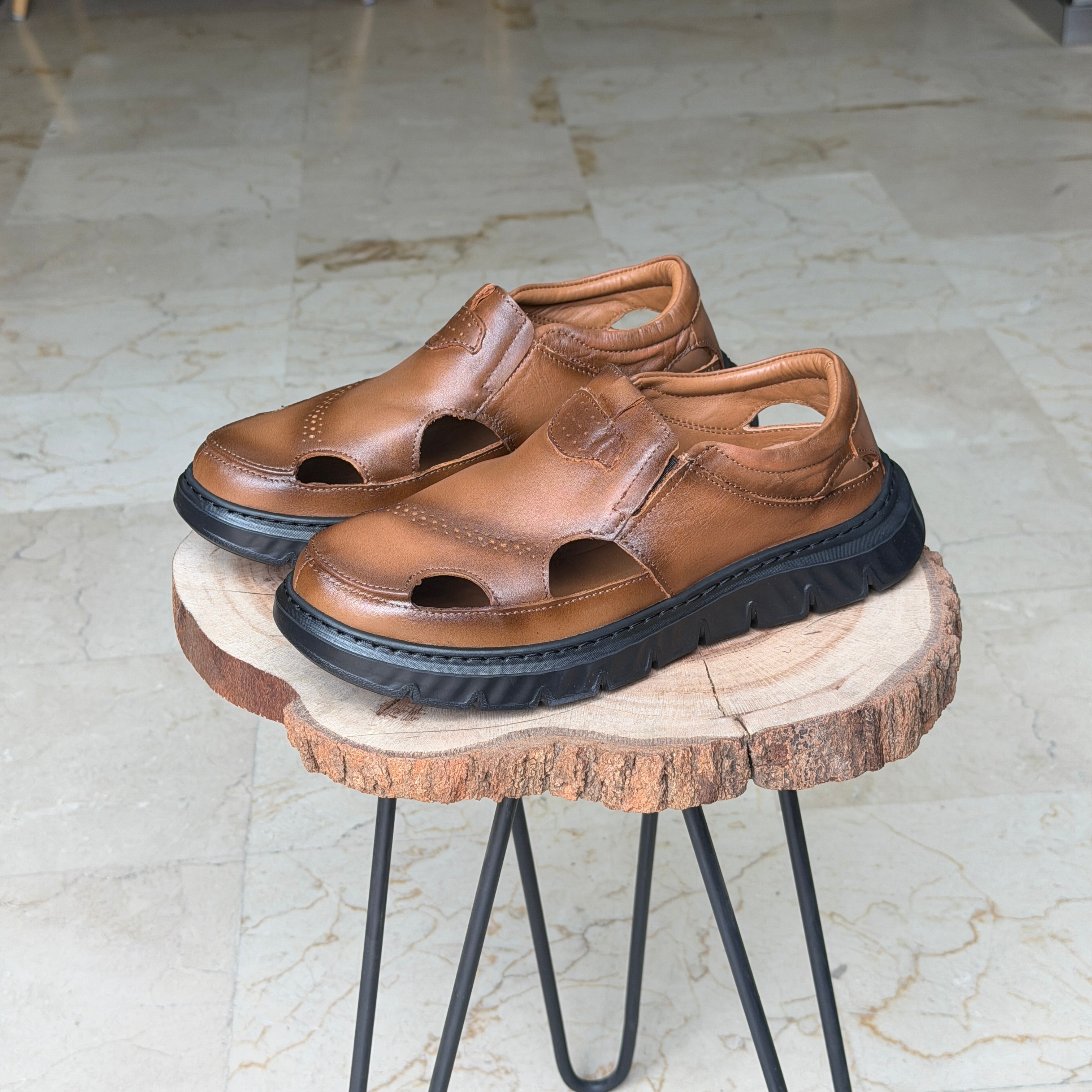 SANDALE EN CUIR Garabia Taba - Shopilo Shoes
