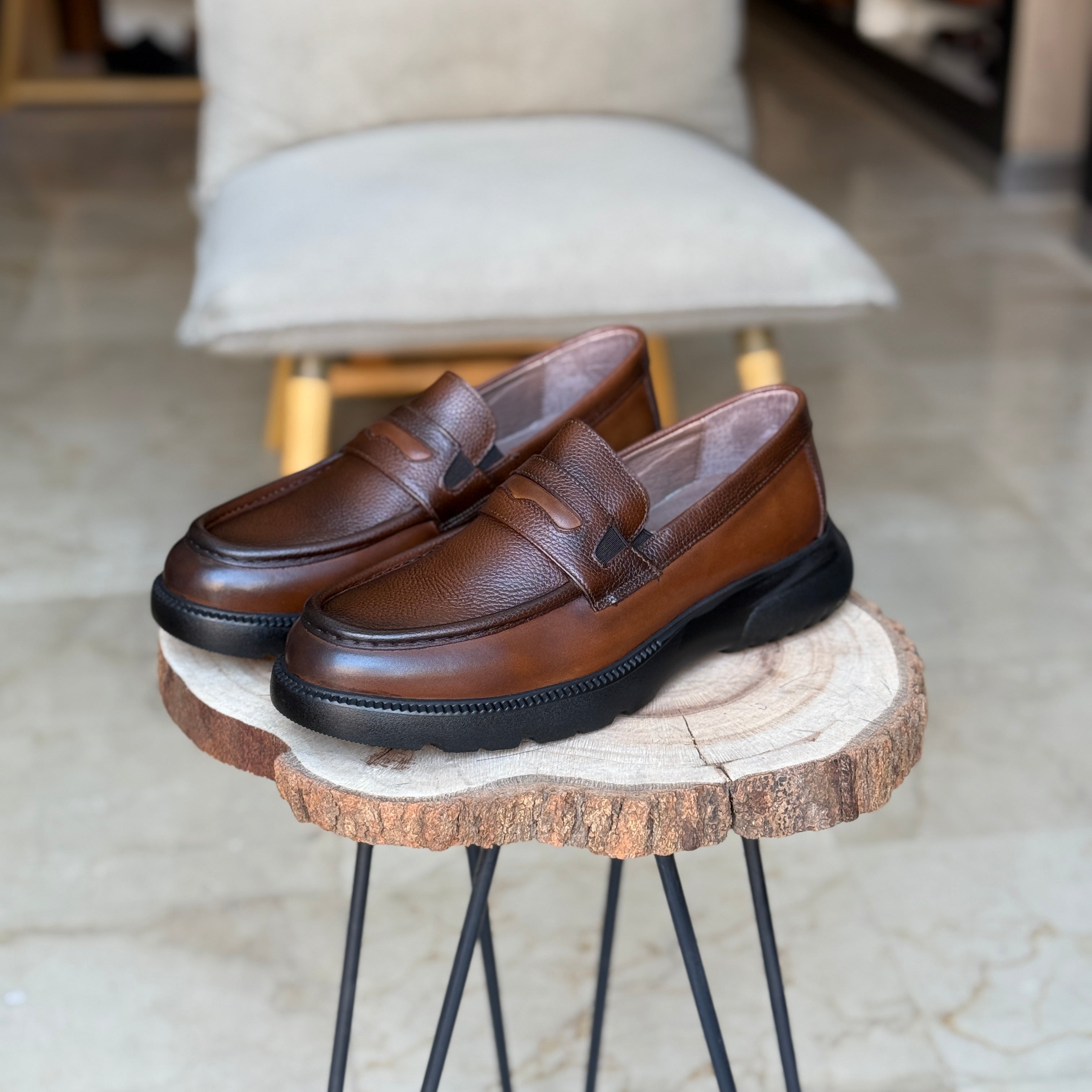 CHAUSSURES EN CUIR VÈRITABLES 437 TABA