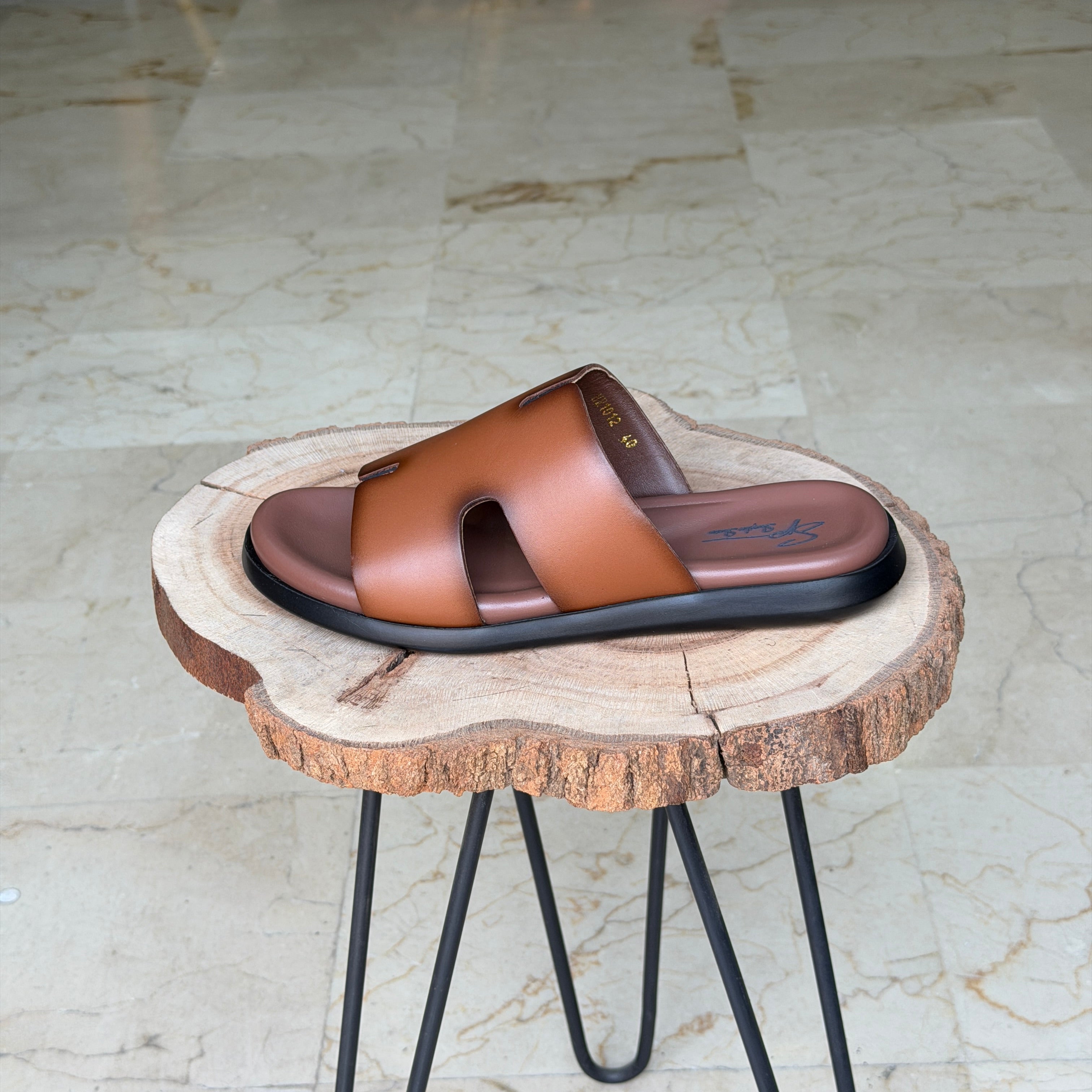 Sendale En Cuir Signateur 01 TABA 1012