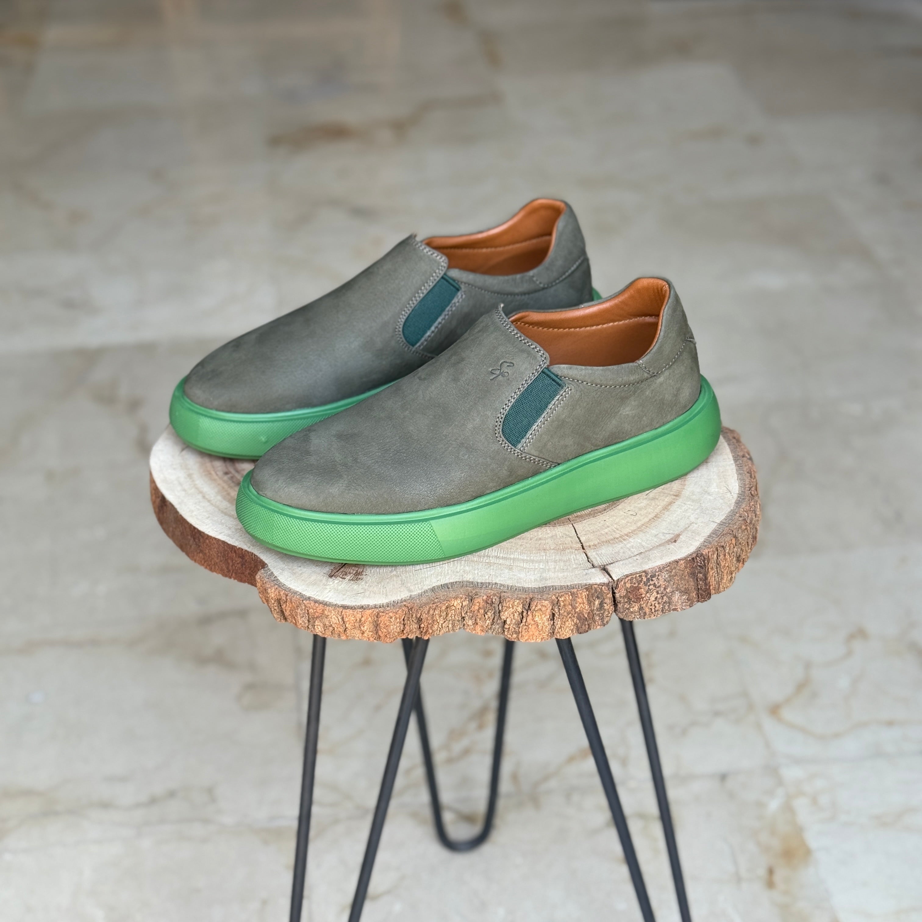 BASKET EN CUIR 816 VERT NUBUCK