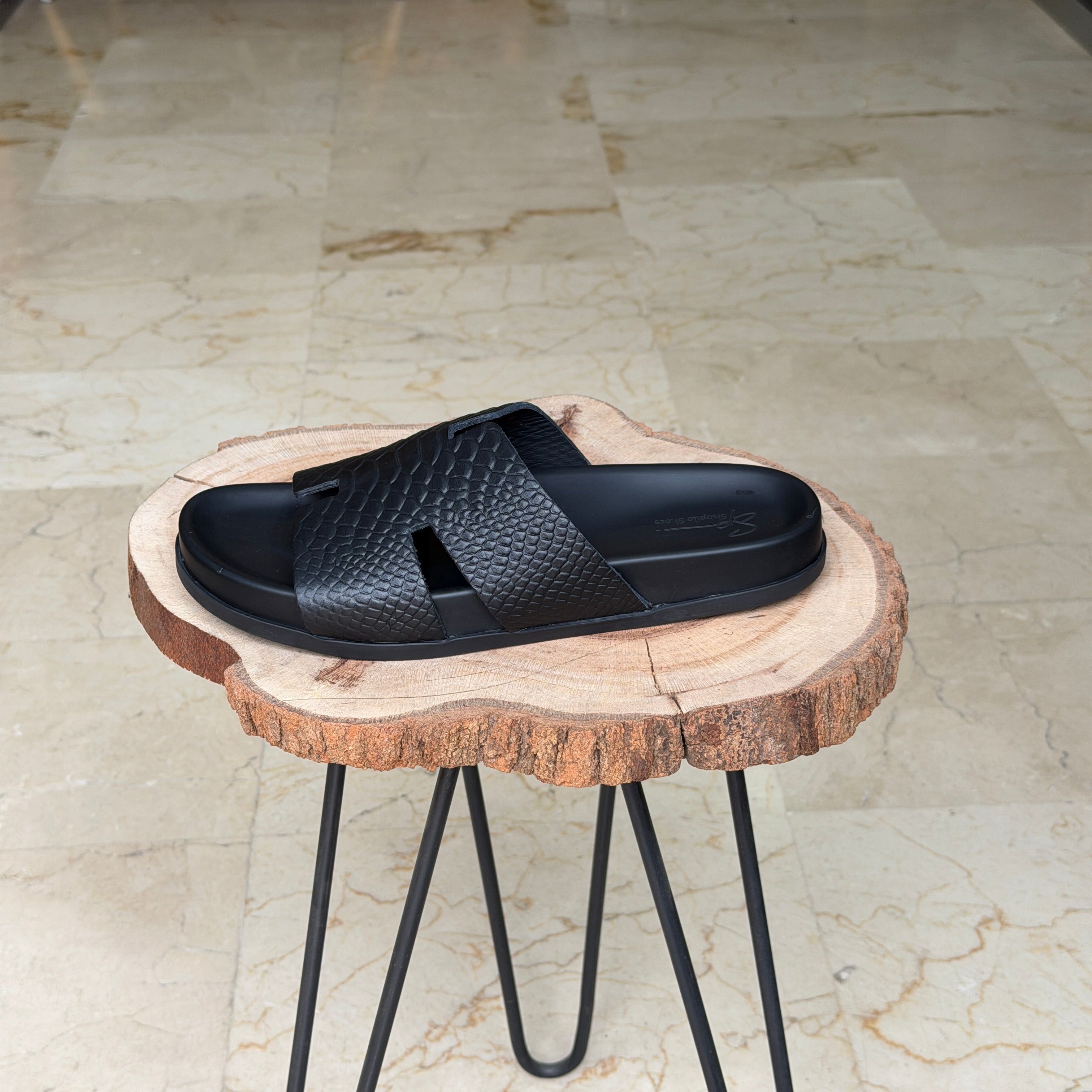SANDALE EN CUIR Terra-Cuir 1978  Noir Croco - Shopilo Shoes