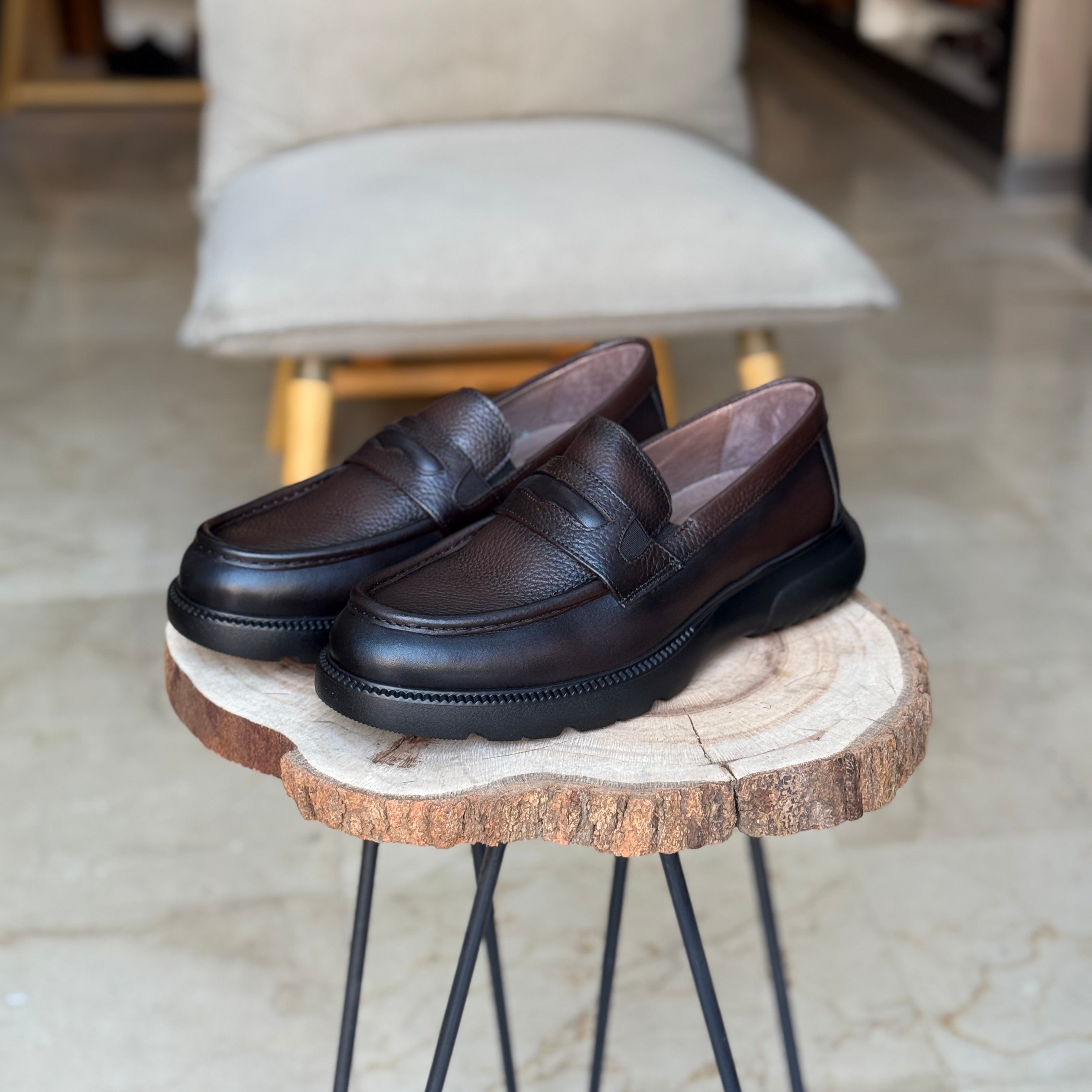 CHAUSSURES EN CUIR VÈRITABLES 437 MARRON