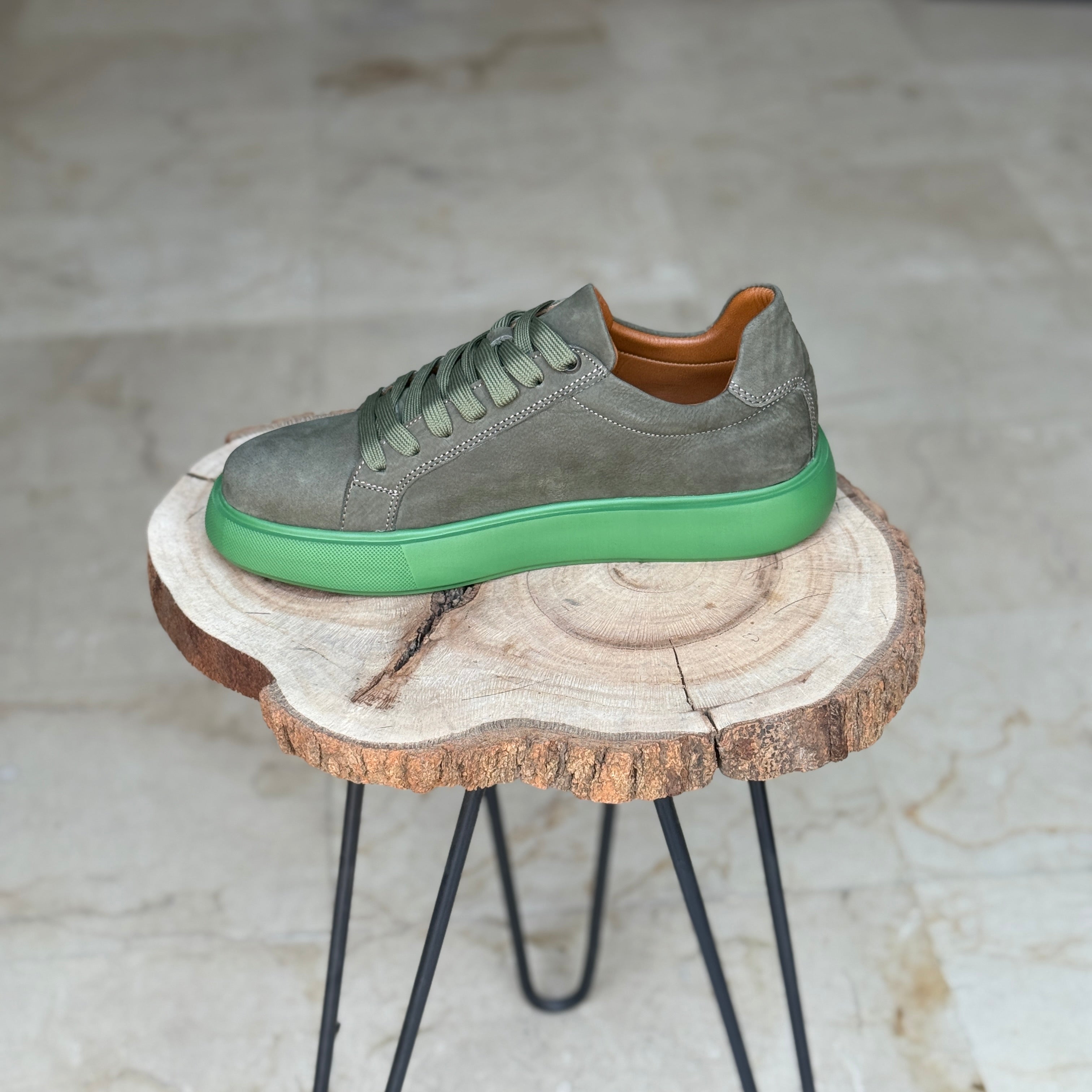 BASKET EN CUIR 528 VERT NUBUCK