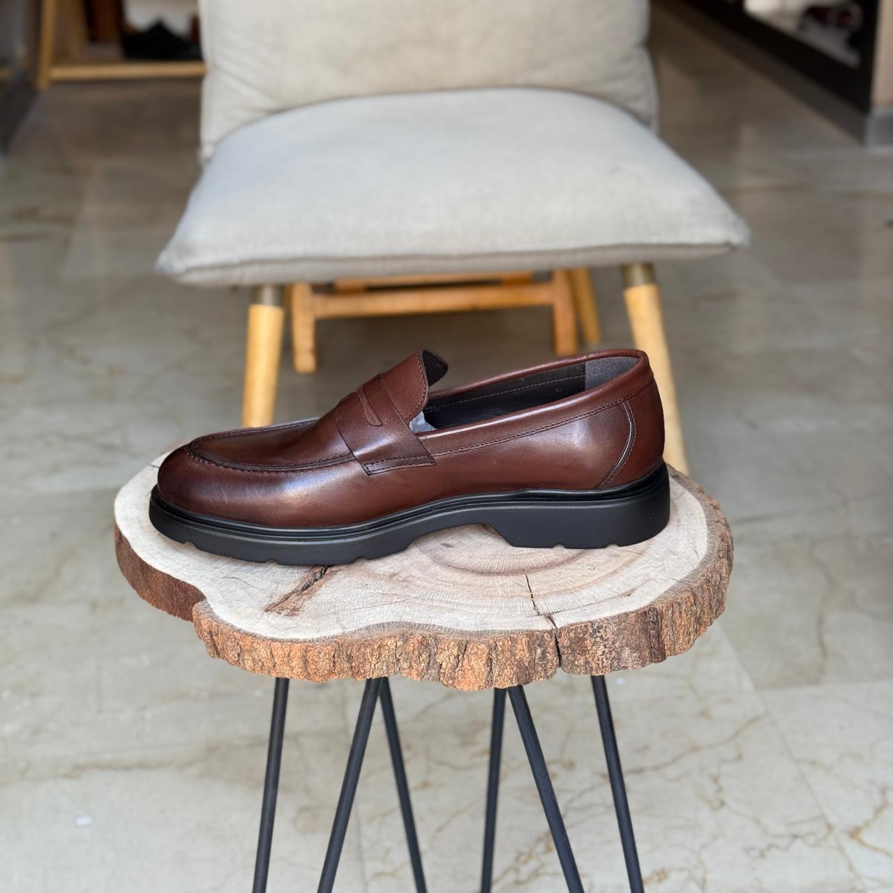 CHAUSSURES EN CUIR VÈRITABLES 109 MARRON
