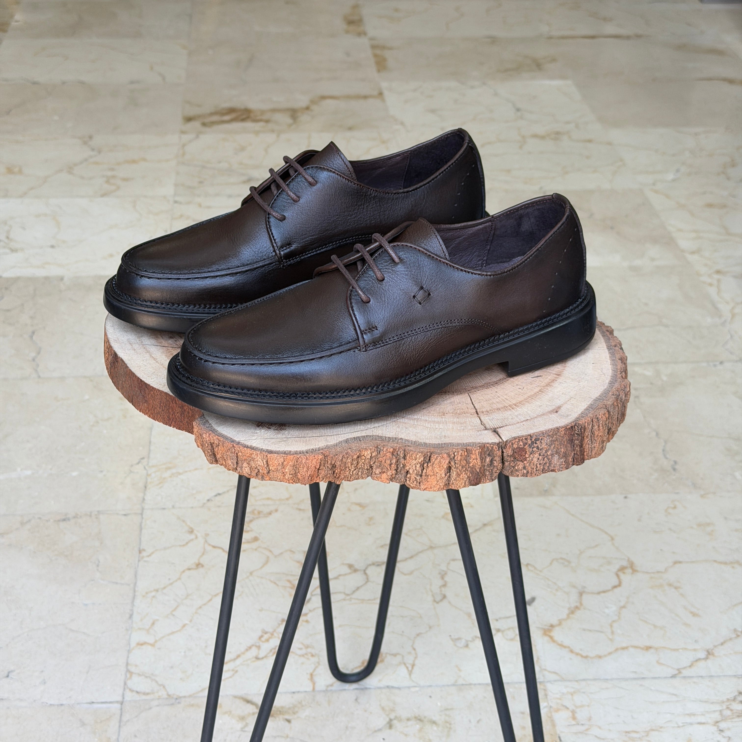 CHAUSSURES EN CUIR VÈRITABLES 060 marron