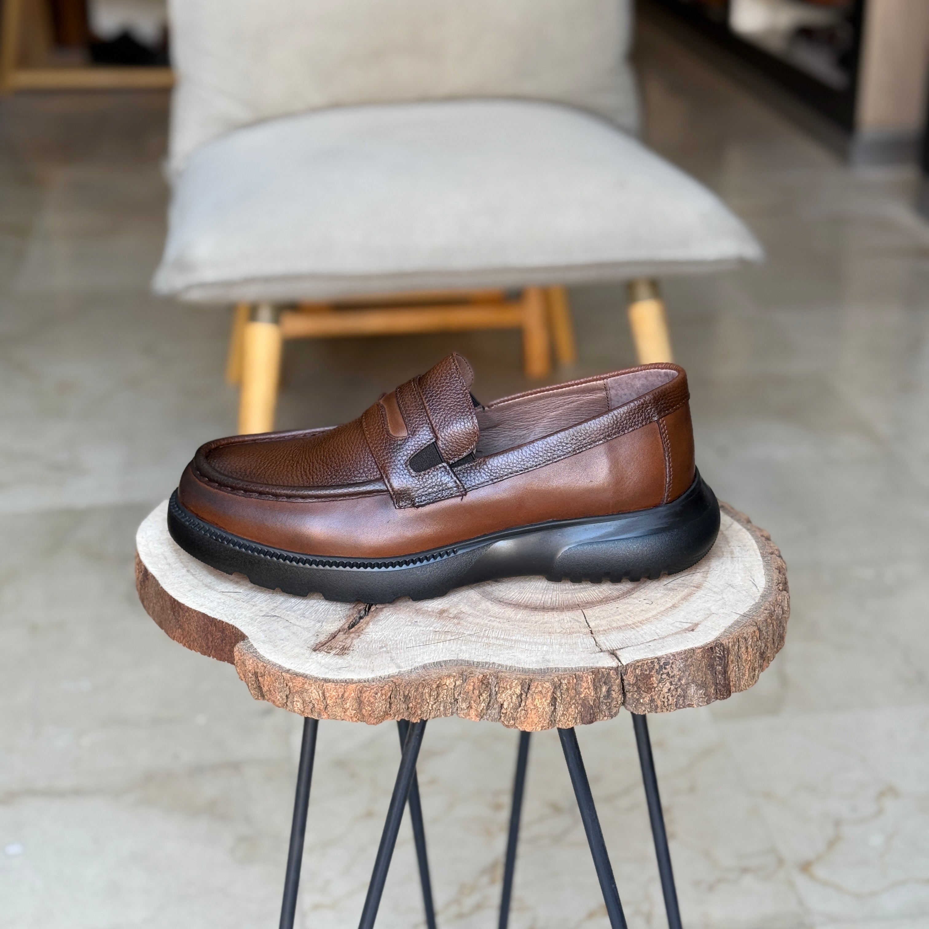 CHAUSSURES EN CUIR VÈRITABLES 437 TABA