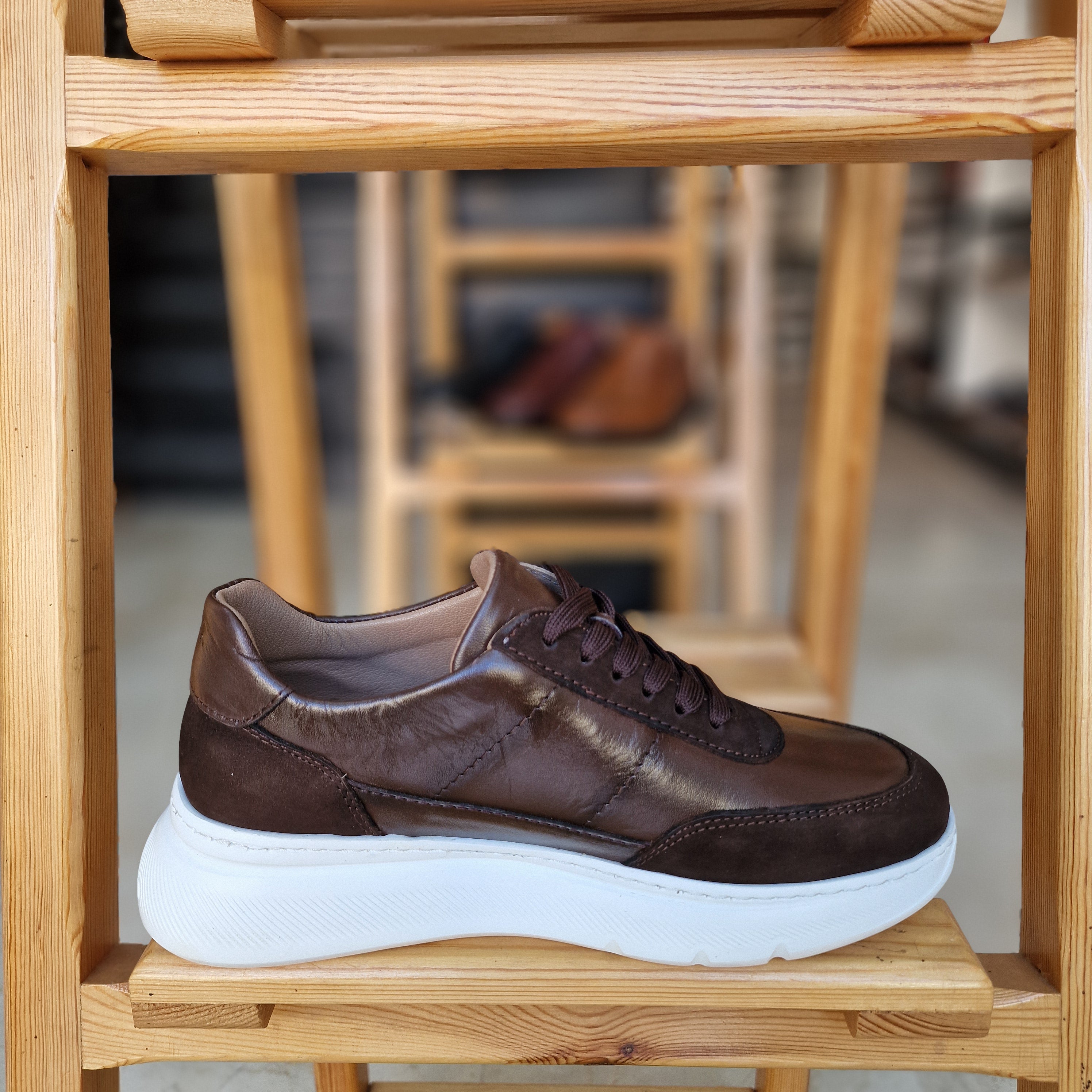 Basket Jevana En Cuir Marron - 1008 Eva