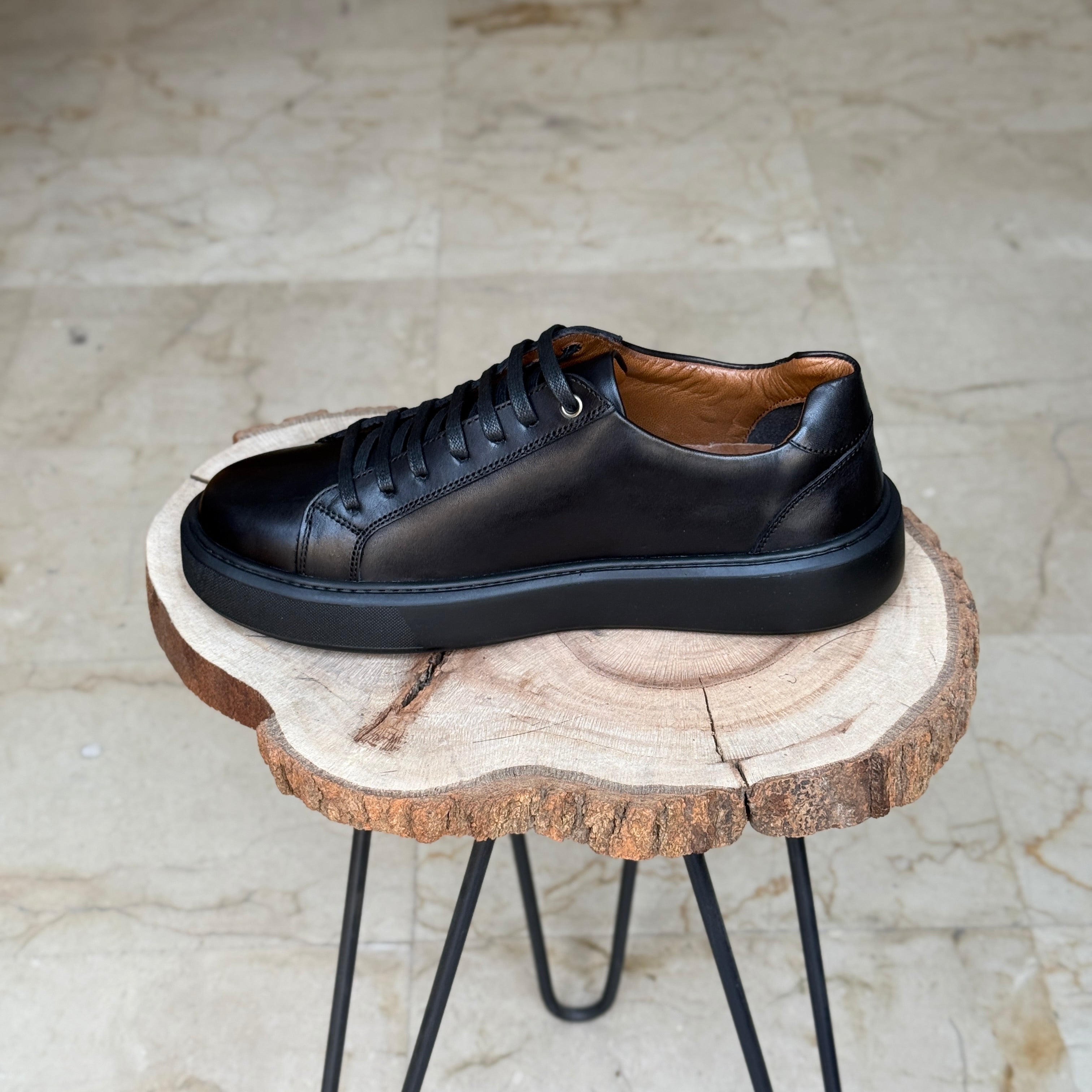 BASKET EN CUIR  L’ALLURE 708 NOIRE