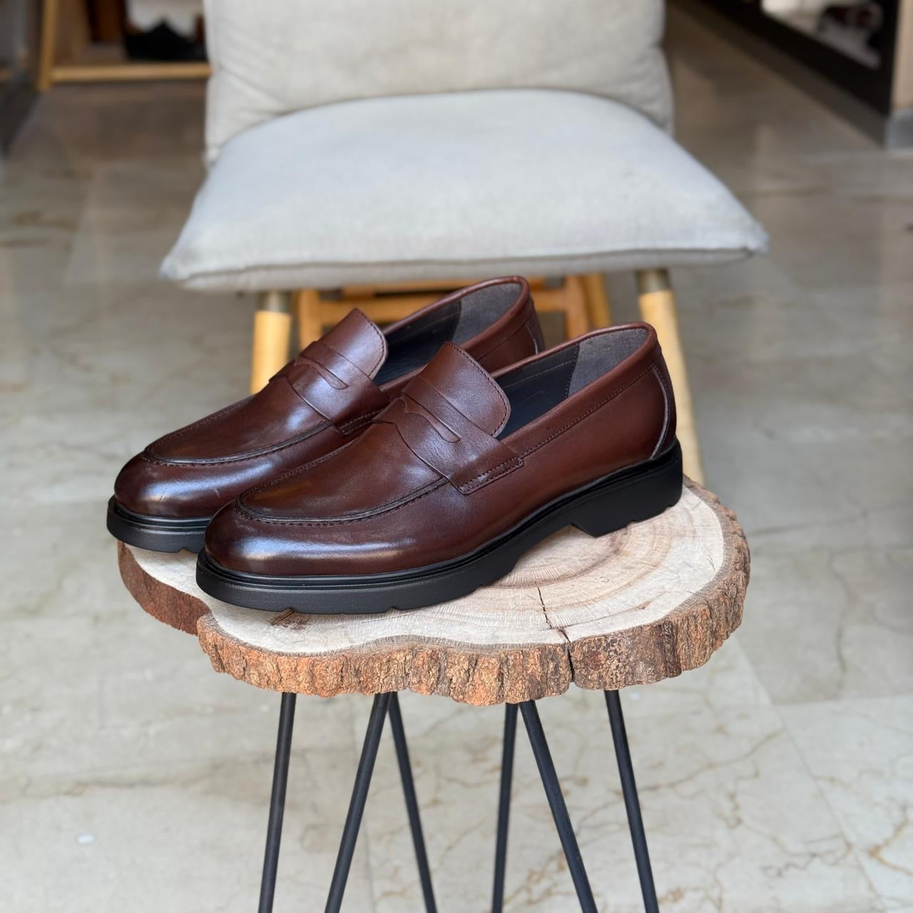 CHAUSSURES EN CUIR VÈRITABLES 109 MARRON