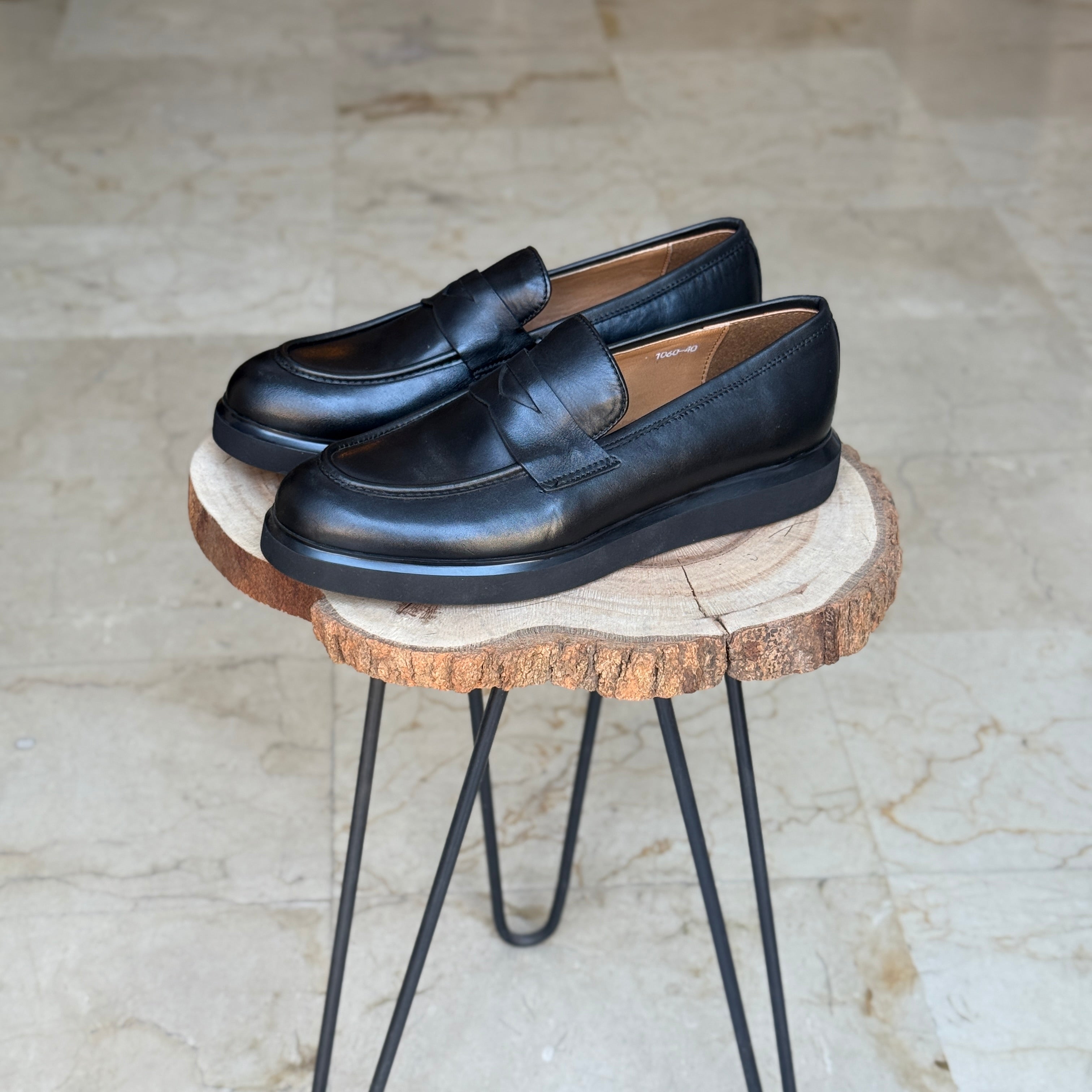 CHAUSSURES EN CUIR VÈRITABLES  DouxPas 1060 NOIR