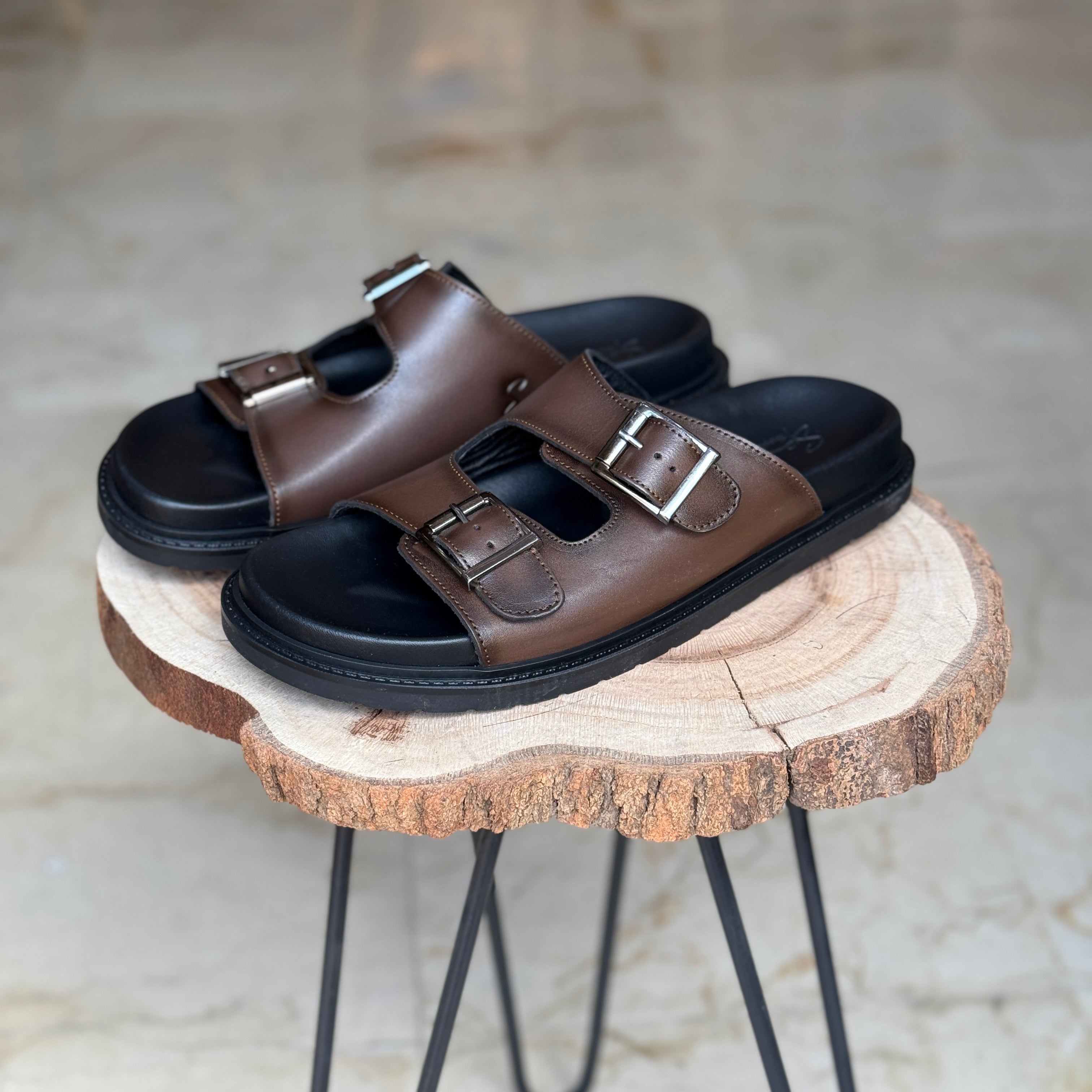 SANDALE EN CUIR MARRON MAN 