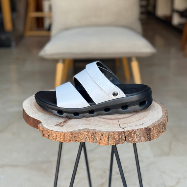 Sandales pour homme en cuir blanc avec boucle métallique élégante - Chaussures confortables été 2025