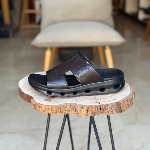Sandales pour homme en cuir marron avec boucle métallique élégante - Chaussures confortables été 2025