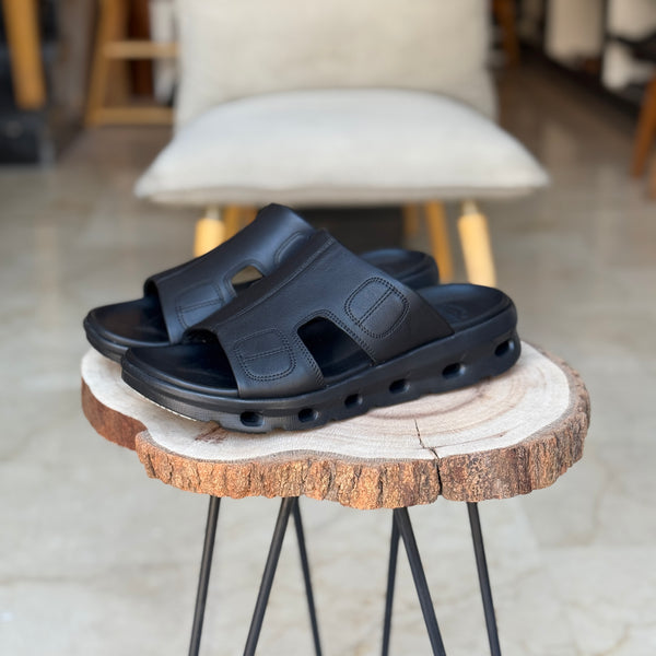 Sandales pour homme en cuir noir avec boucle métallique élégante - Chaussures confortables été 2025