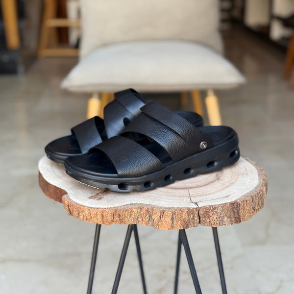 Sandales pour homme en cuir noir avec boucle métallique élégante - Chaussures confortables été 2025
