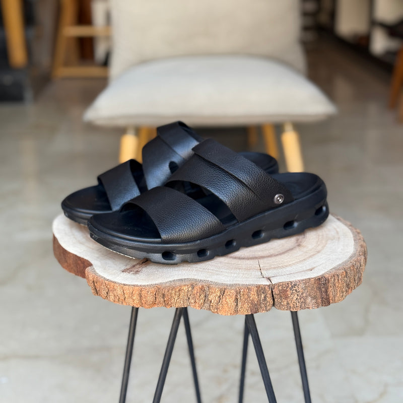 Sandales pour homme en cuir noir avec boucle métallique élégante - Chaussures confortables été 2025