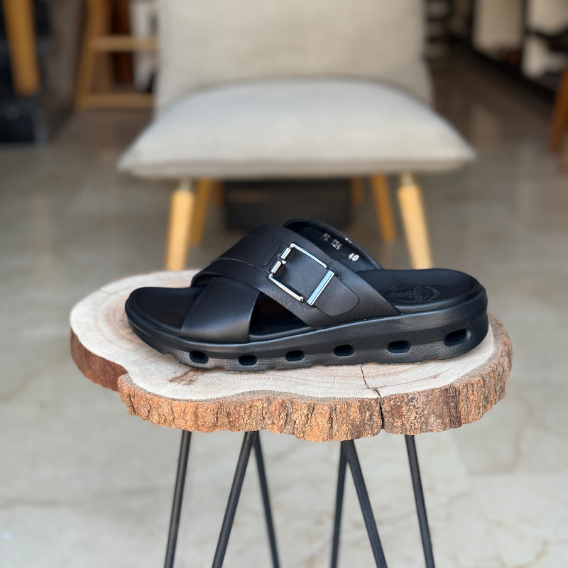 Sandales pour homme en cuir noir avec boucle métallique élégante - Chaussures confortables été 2025