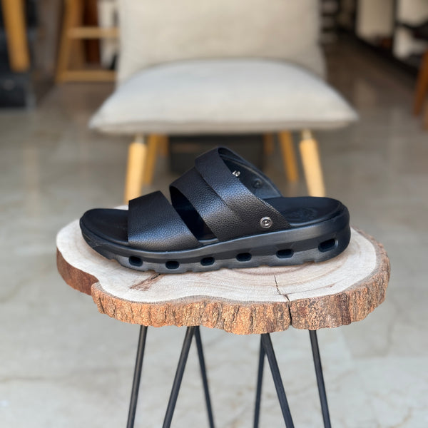 Sandales pour homme en cuir noir avec boucle métallique élégante - Chaussures confortables été 2025