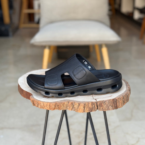 Sandales pour homme en cuir noir avec boucle métallique élégante - Chaussures confortables été 2025