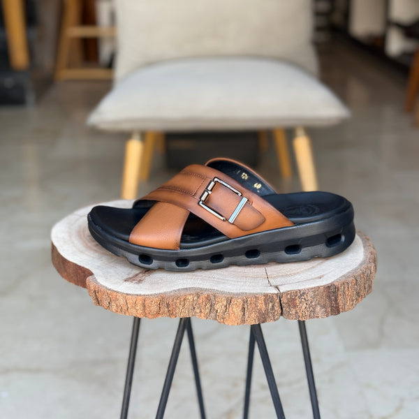 Sandales pour homme en cuir taba avec boucle métallique élégante - Chaussures confortables été 2025