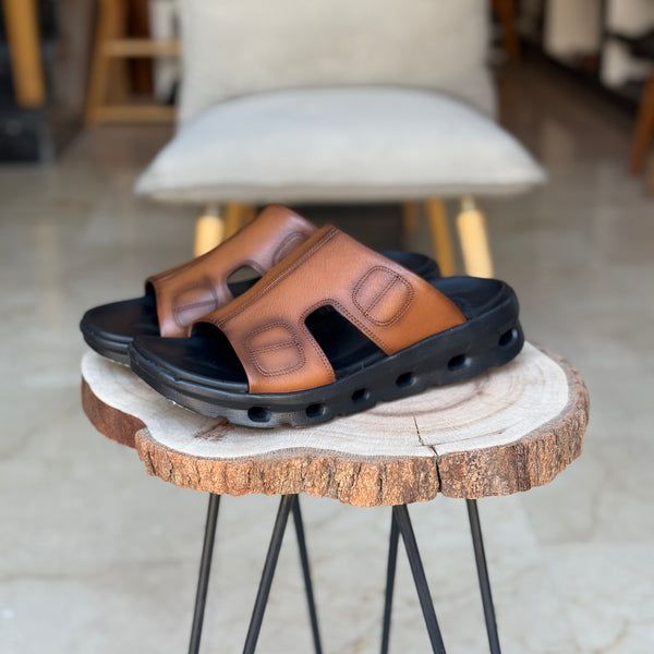 Sandales pour homme en cuir taba avec boucle métallique élégante - Chaussures confortables été 2025
