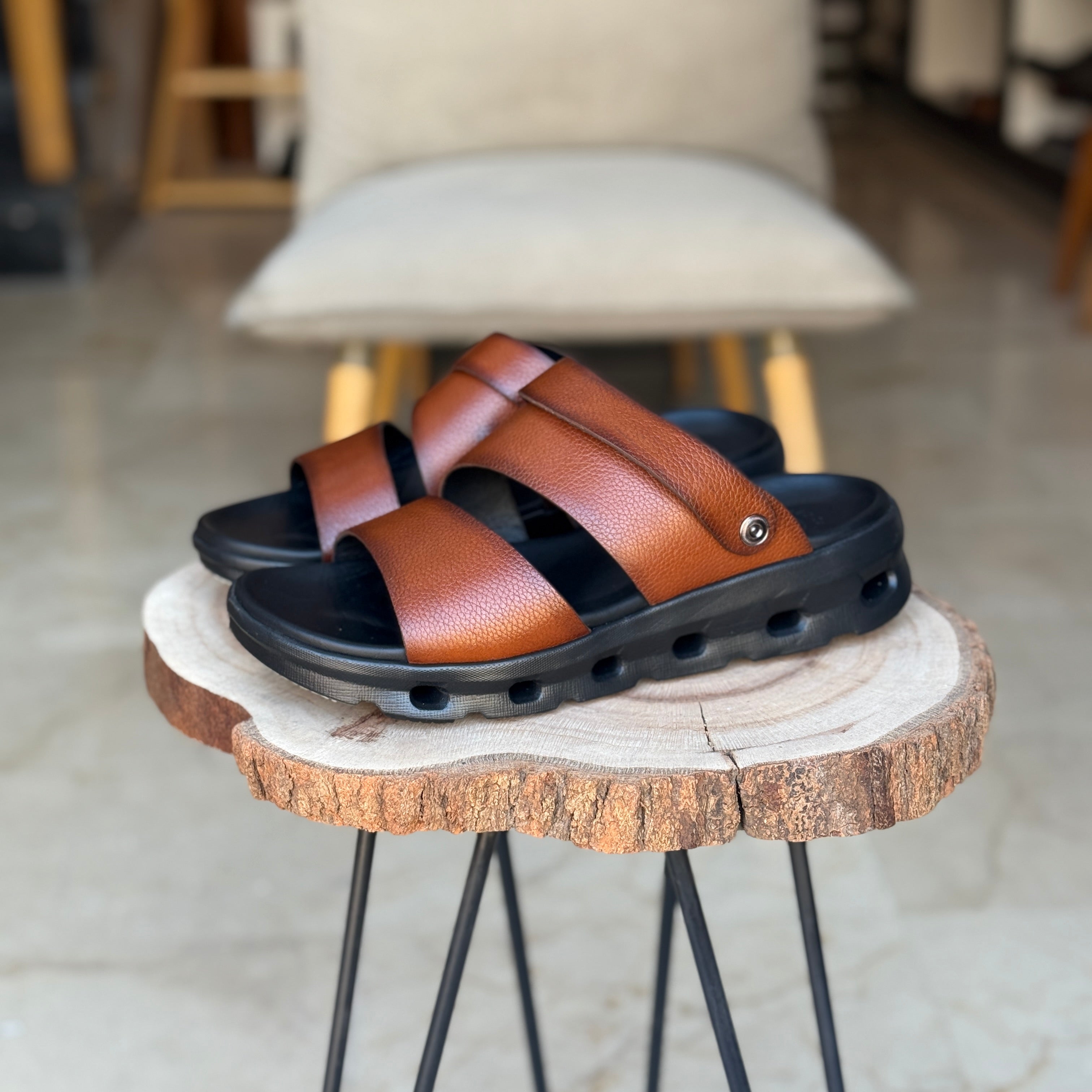 Sandales pour homme en cuir taba avec boucle élégante - Chaussures confortables été 2025