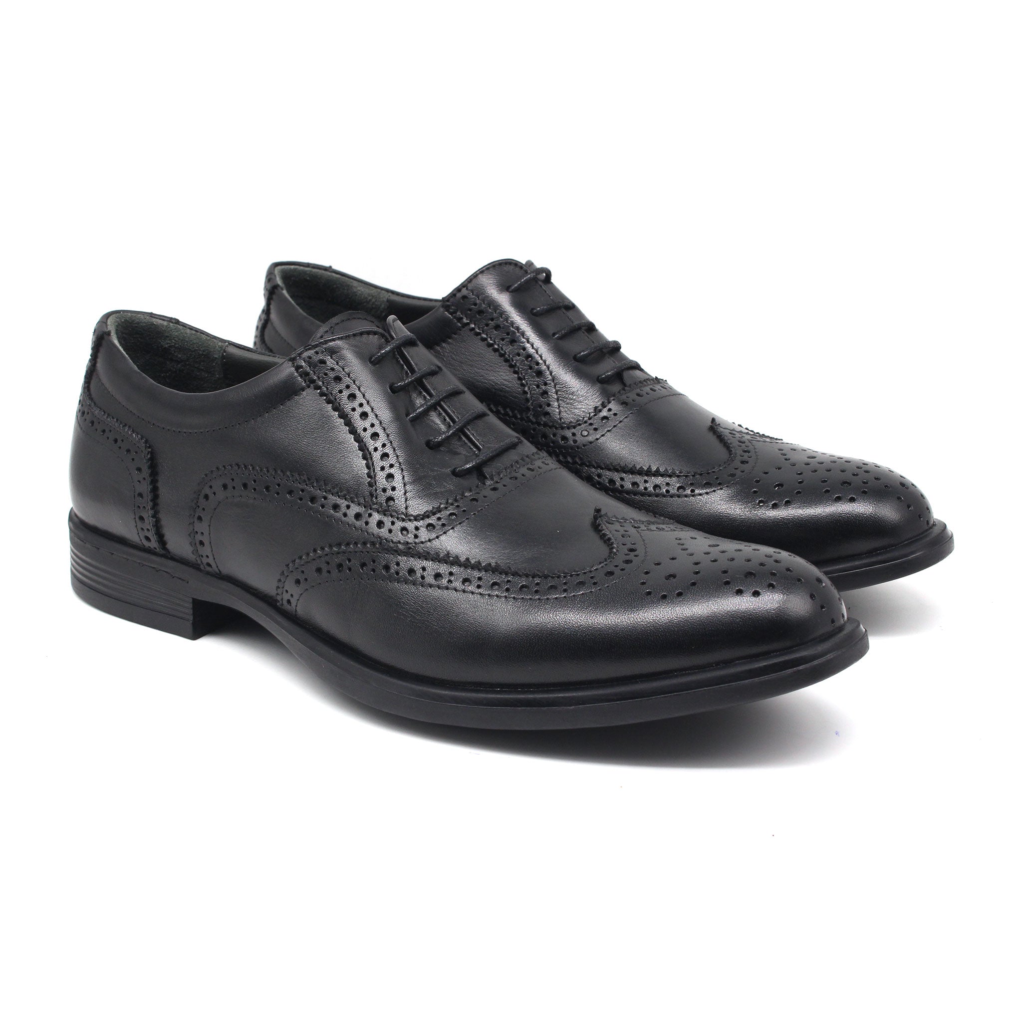 REF:  253 CHAUSSURE CLASSE EN CUIR NOIR