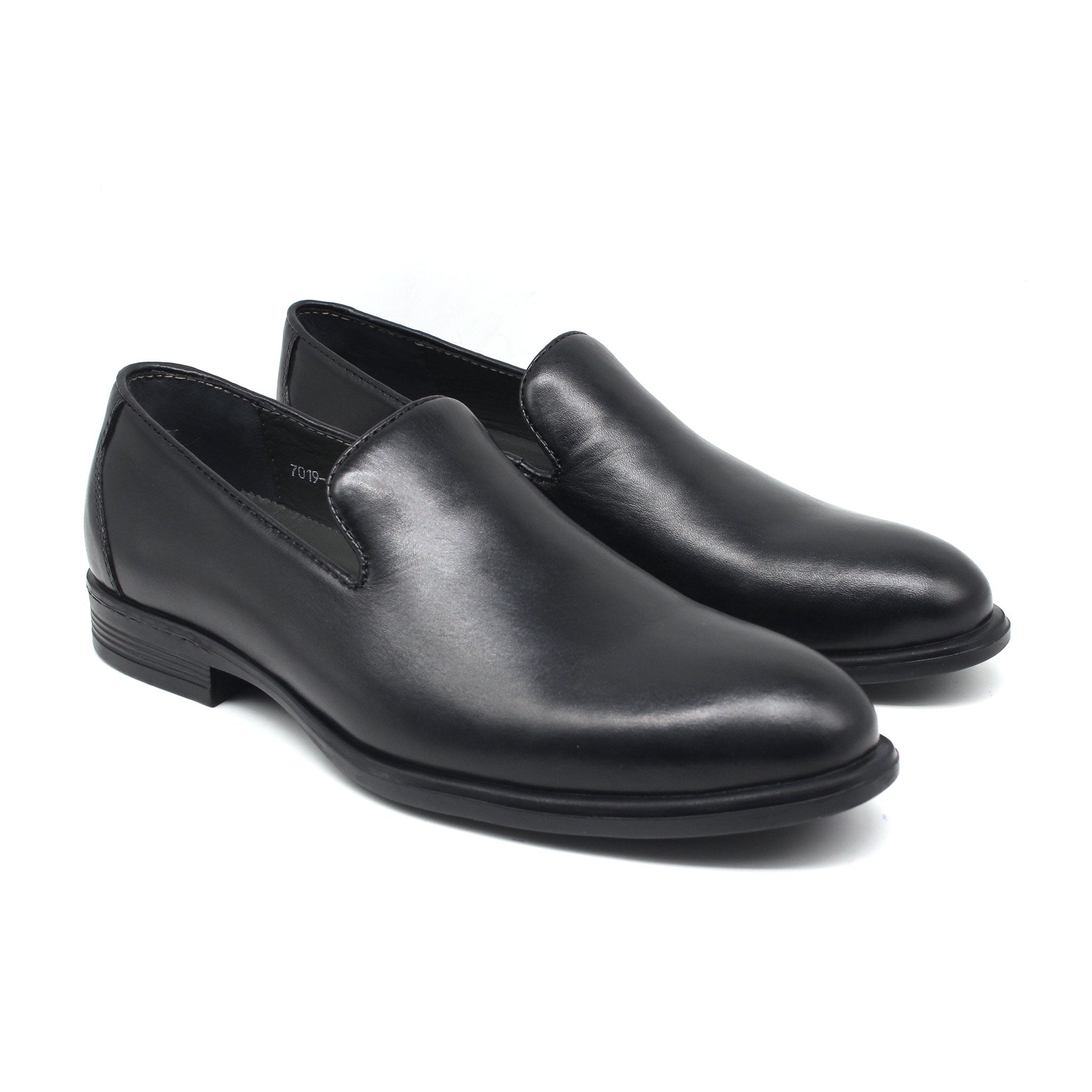 REF:  7019 CHAUSSURE CLASS EN CUIR NOIR 2K23