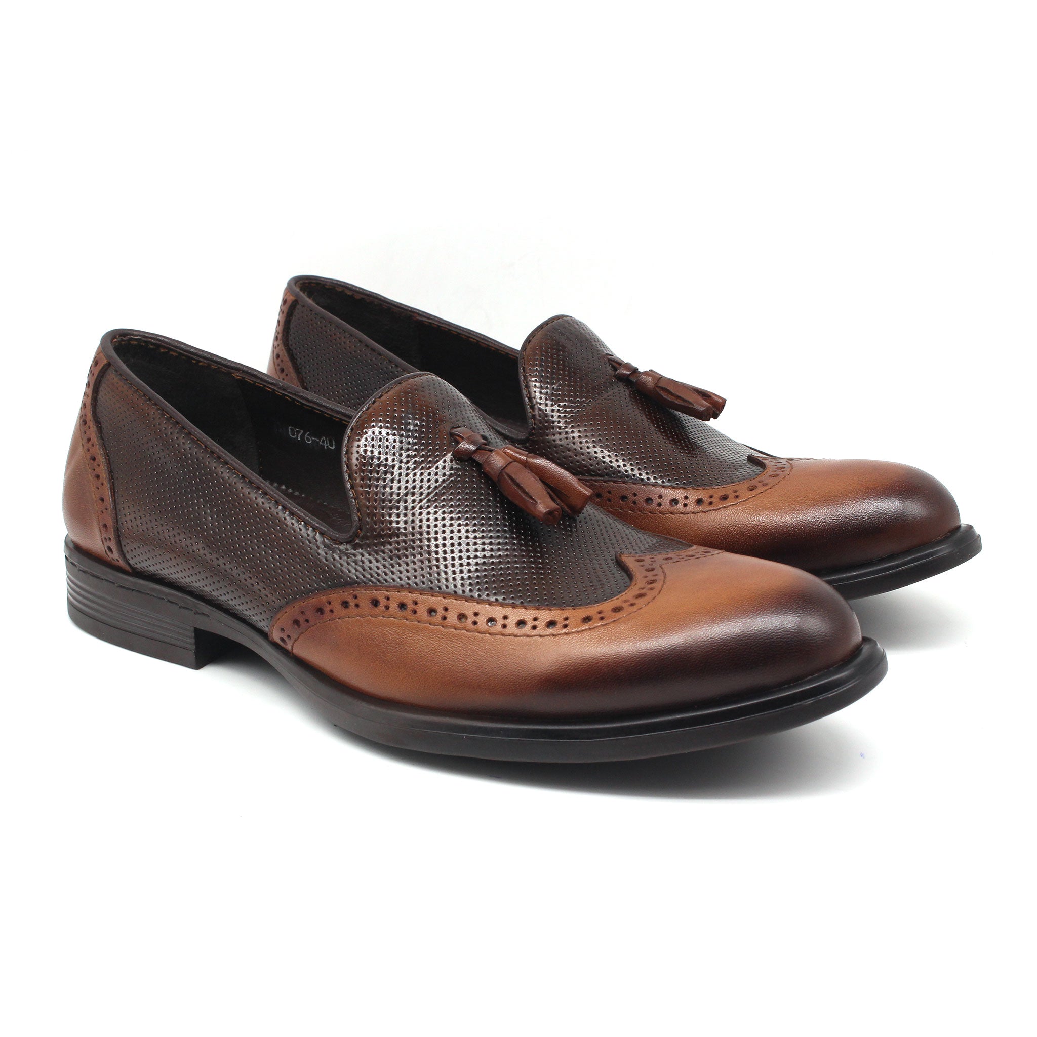 REF:  076 CHAUSSURE CLASS EN CUIR MARRON CLAIR 2K23