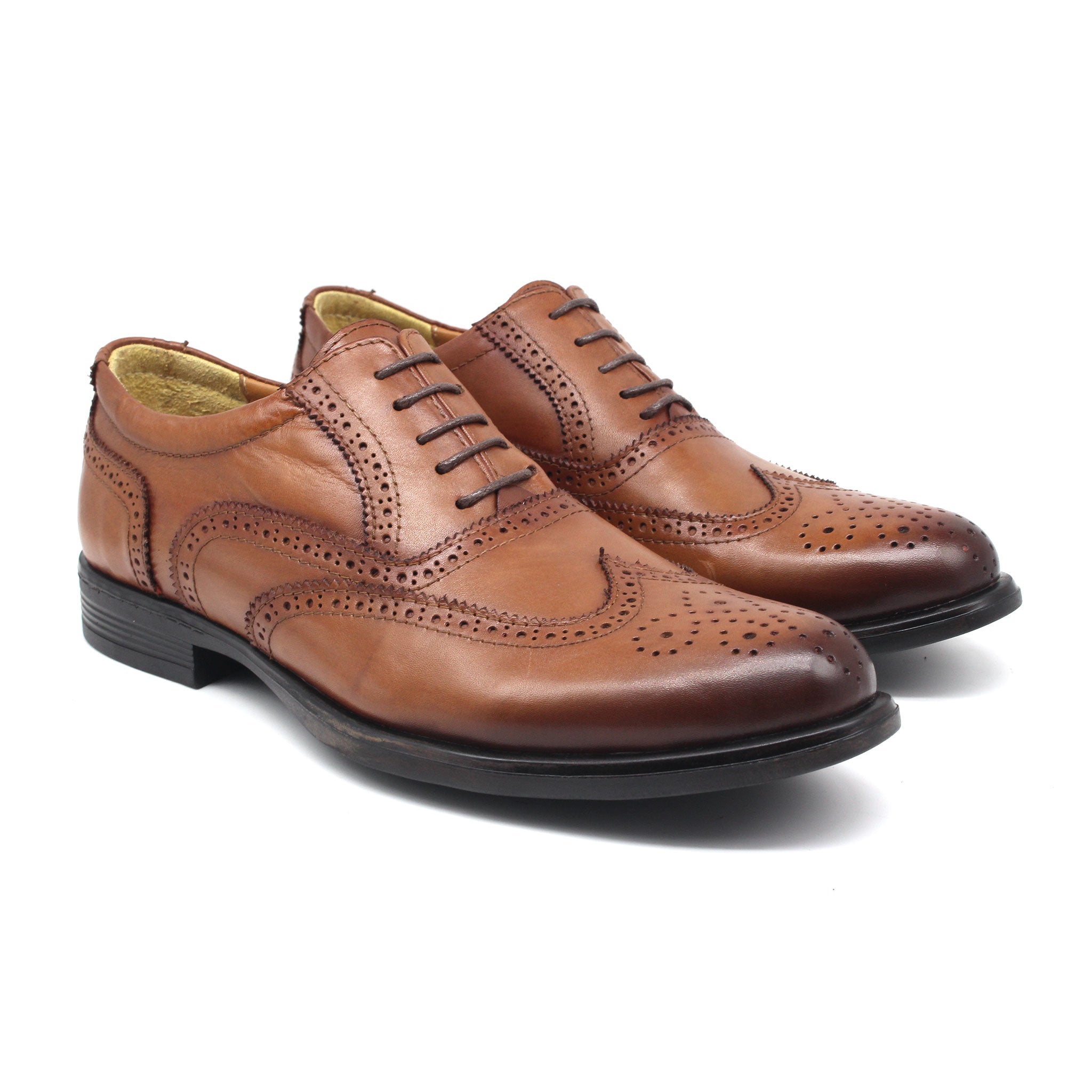 REF:  253 CHAUSSURE CLASSE EN CUIR MARRON CLAIR